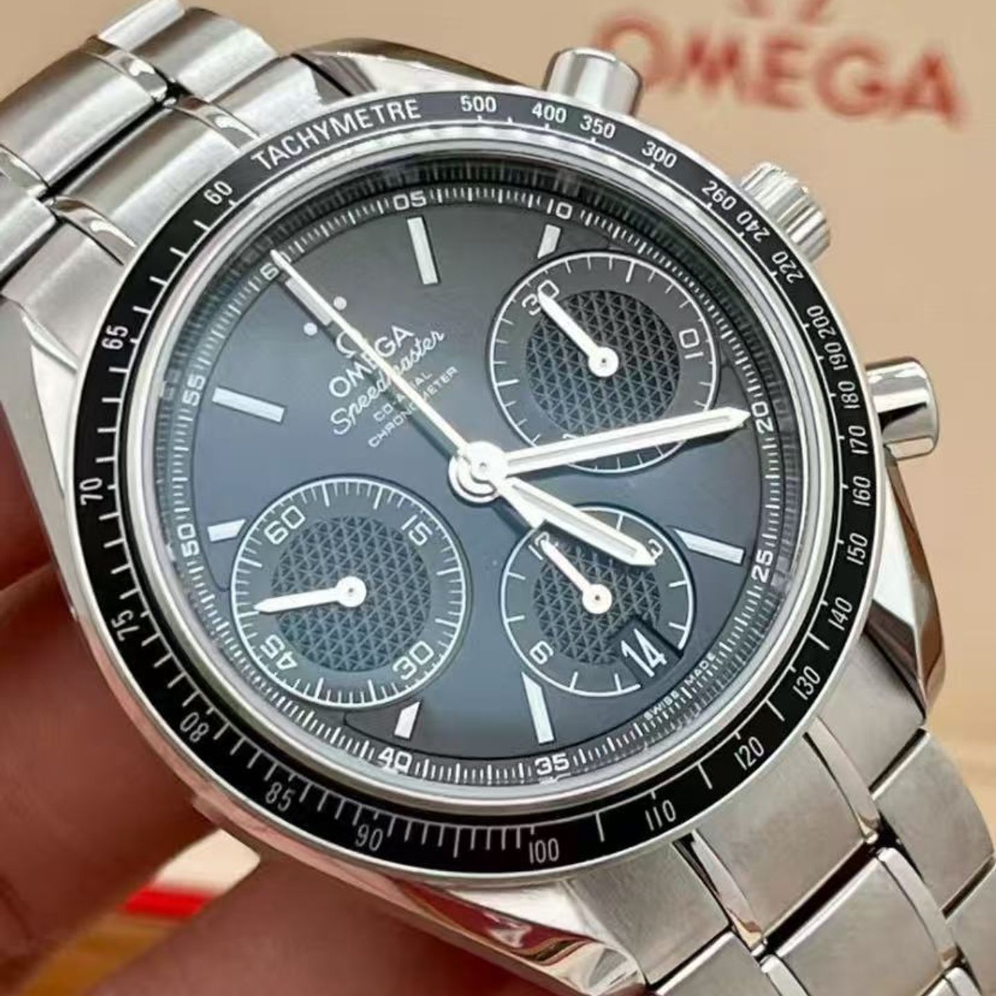 Omega Speedmaster Racing 326.30.40.50.01.001 (2025) - Black dial 40 mm Steel case (4/8)