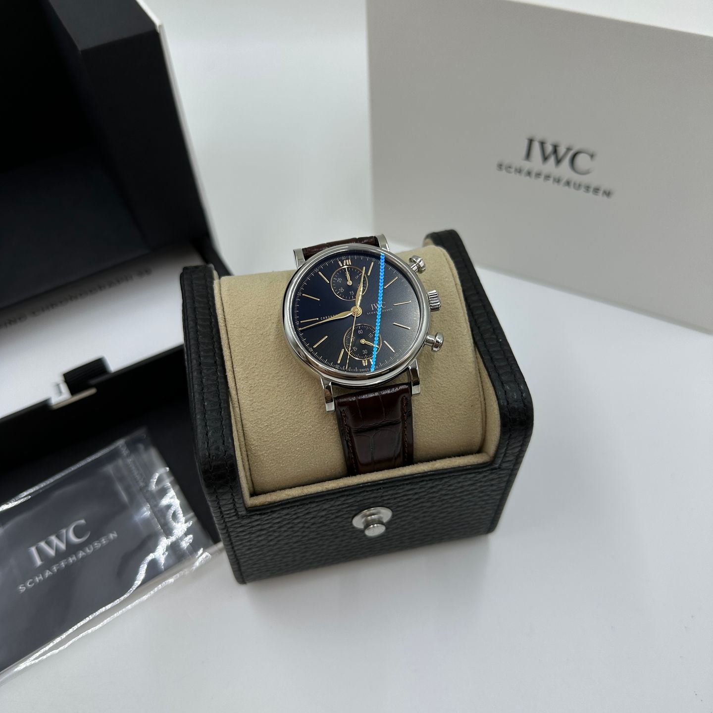 IWC Portofino Chronograph IW391404 (2023) - Black dial 39 mm Steel case (2/8)