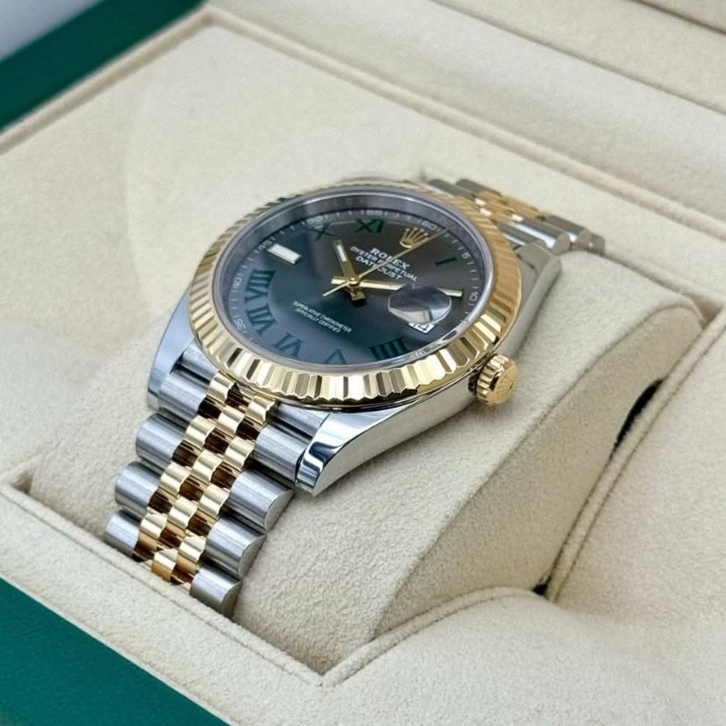 Rolex Datejust 41 126333 (2025) - Unknown dial 41 mm Gold/Steel case (3/4)