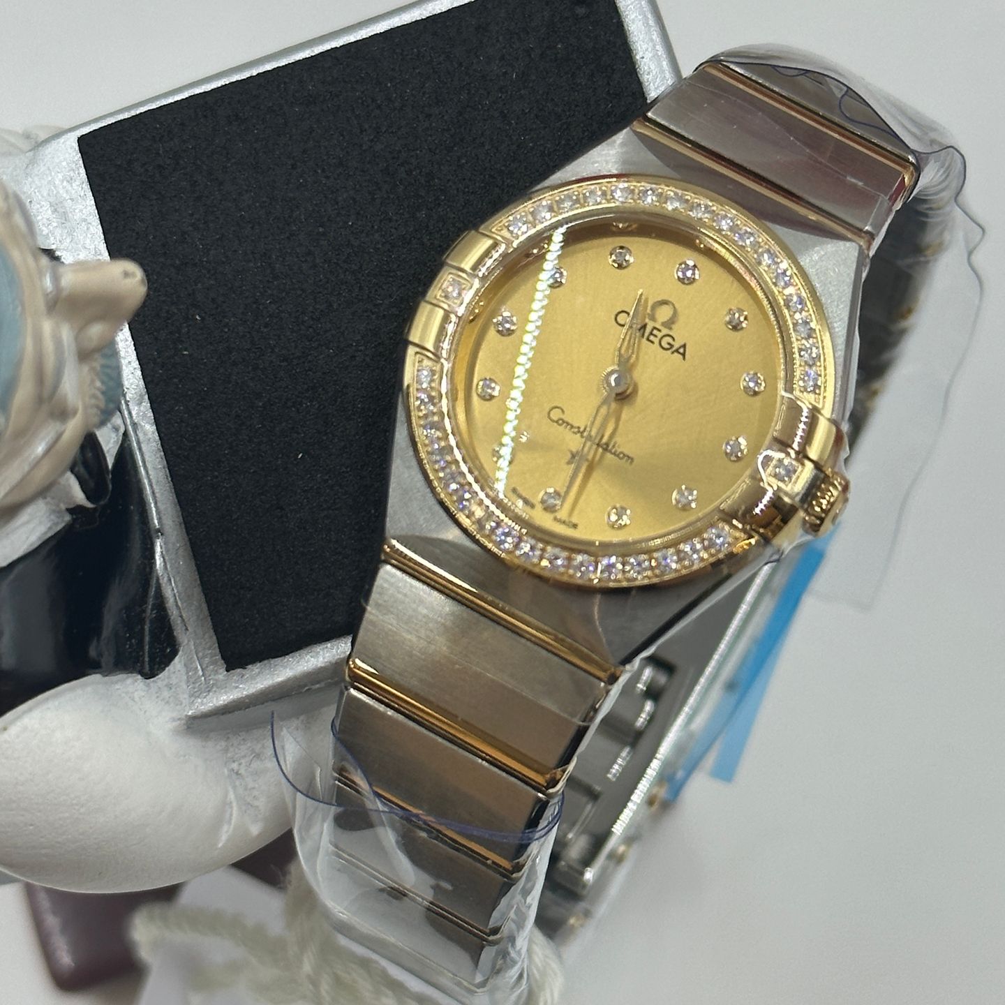 Omega Constellation Quartz 131.25.25.60.58.001 (2023) - Yellow dial 25 mm Gold/Steel case (1/8)