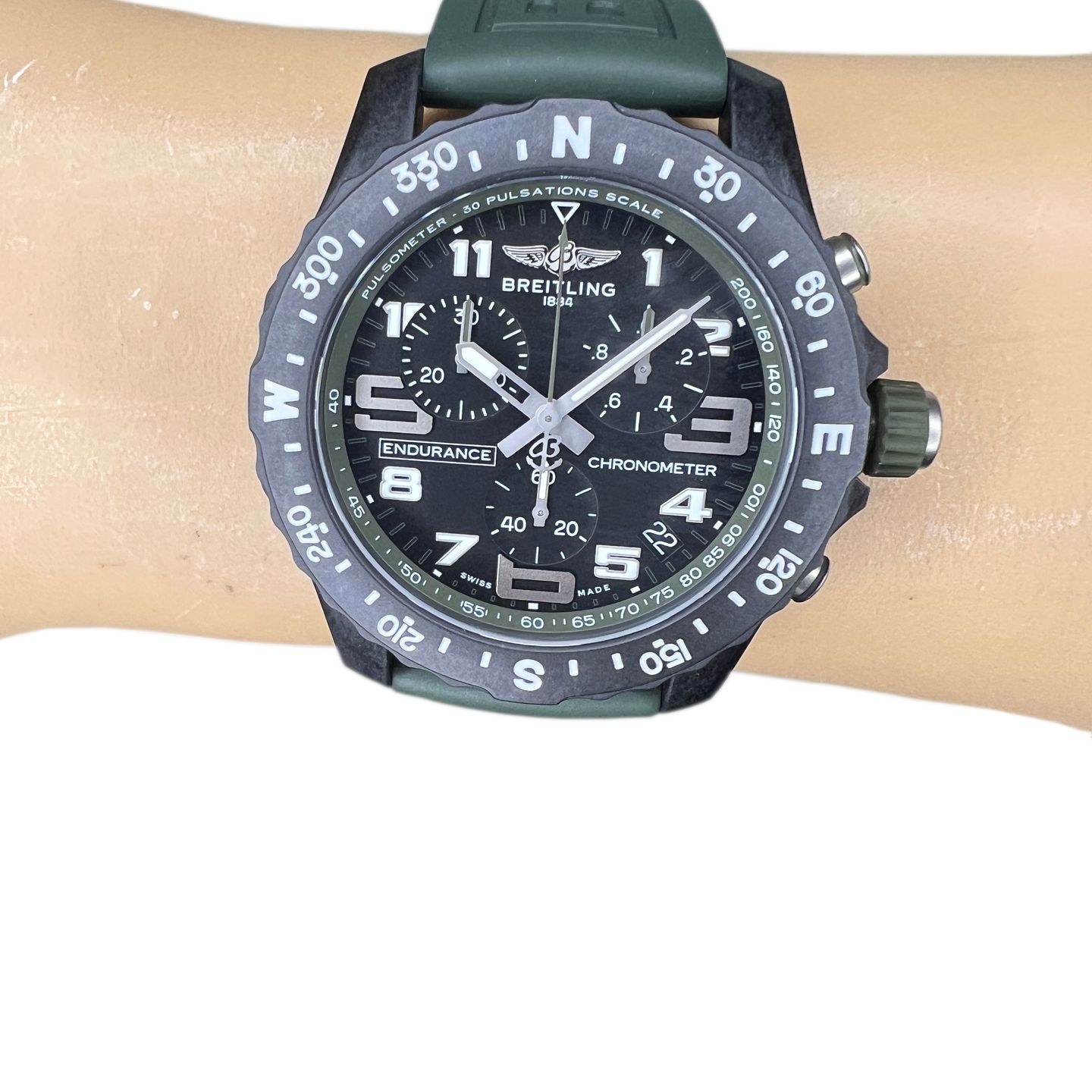 Breitling Endurance Pro X82310D31B1S1 (2024) - Green dial 44 mm Plastic case (3/8)