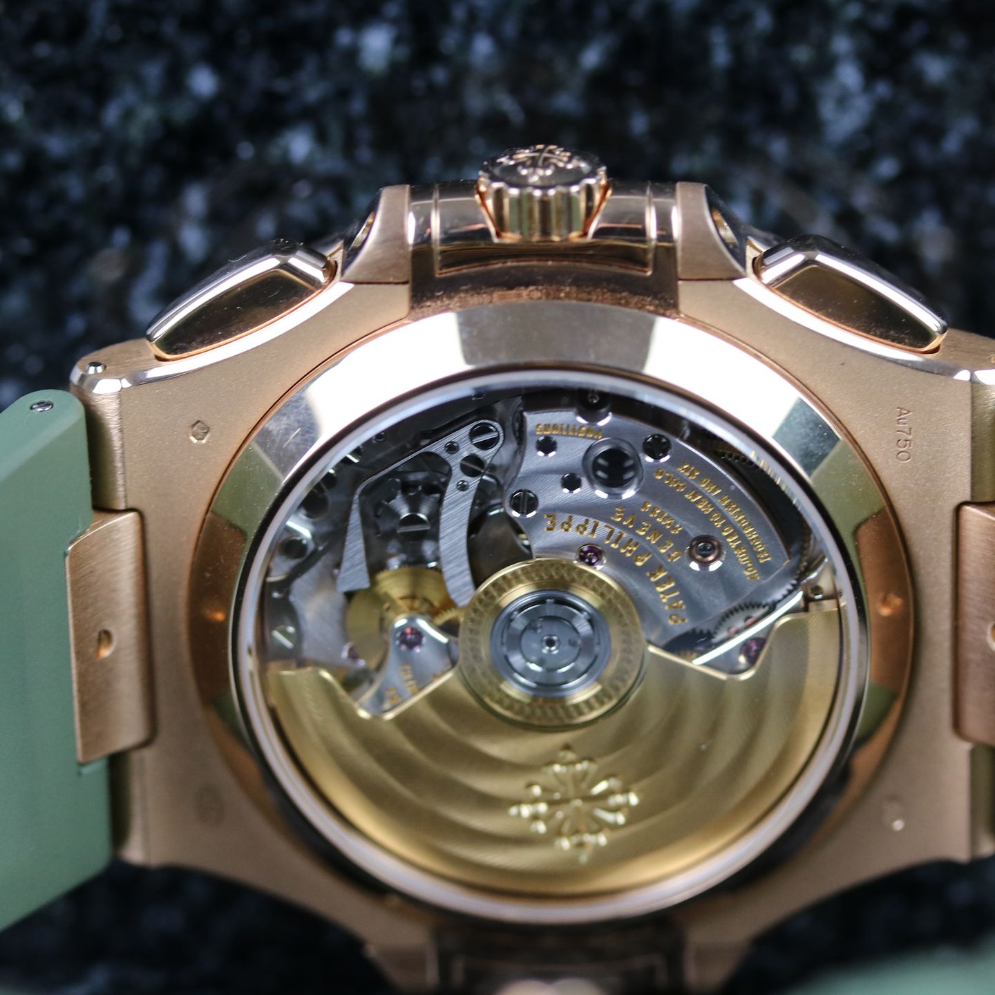 Patek Philippe Nautilus 5980R-001 (2015) - Brown dial 41 mm Rose Gold case (5/8)