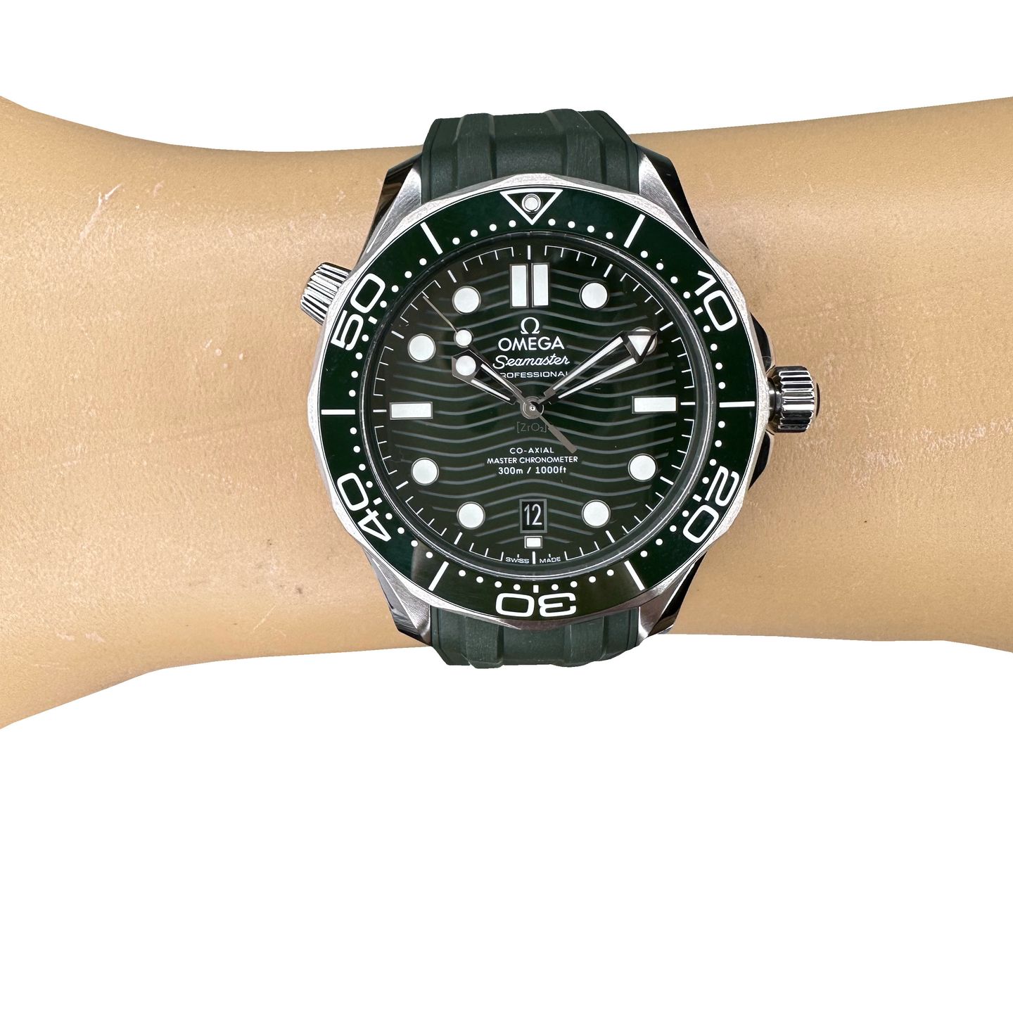 Omega Seamaster Diver 300 M 210.32.42.20.10.001 (2024) - Green dial 42 mm Steel case (2/8)