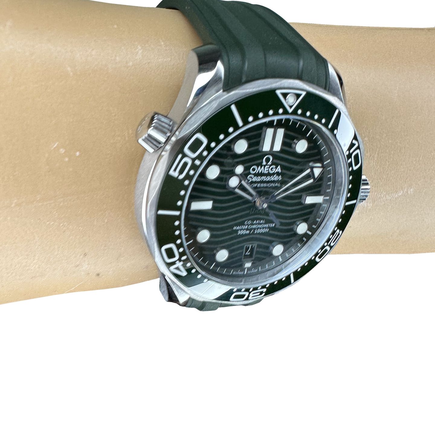 Omega Seamaster Diver 300 M 210.32.42.20.10.001 (2024) - Green dial 42 mm Steel case (6/8)