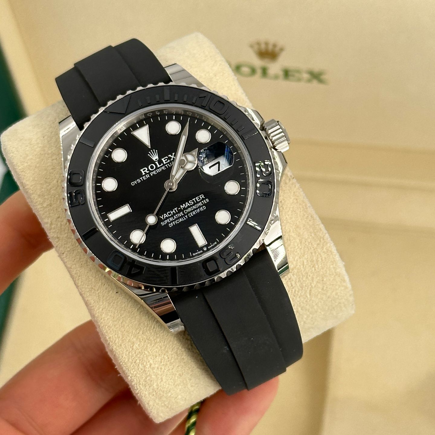 Rolex Yacht-Master 42 226659 (2024) - Black dial 42 mm White Gold case (5/8)