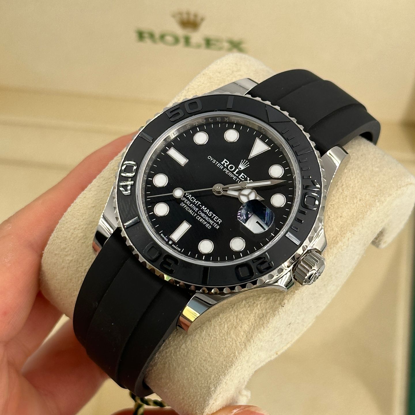 Rolex Yacht-Master 42 226659 (2024) - Black dial 42 mm White Gold case (4/8)