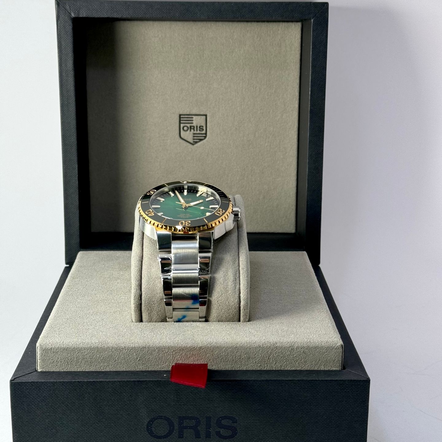 Oris Aquis Date 01 400 7769 6357-07 8 22 09PEB (2023) - Groen wijzerplaat 42mm Goud/Staal (2/8)