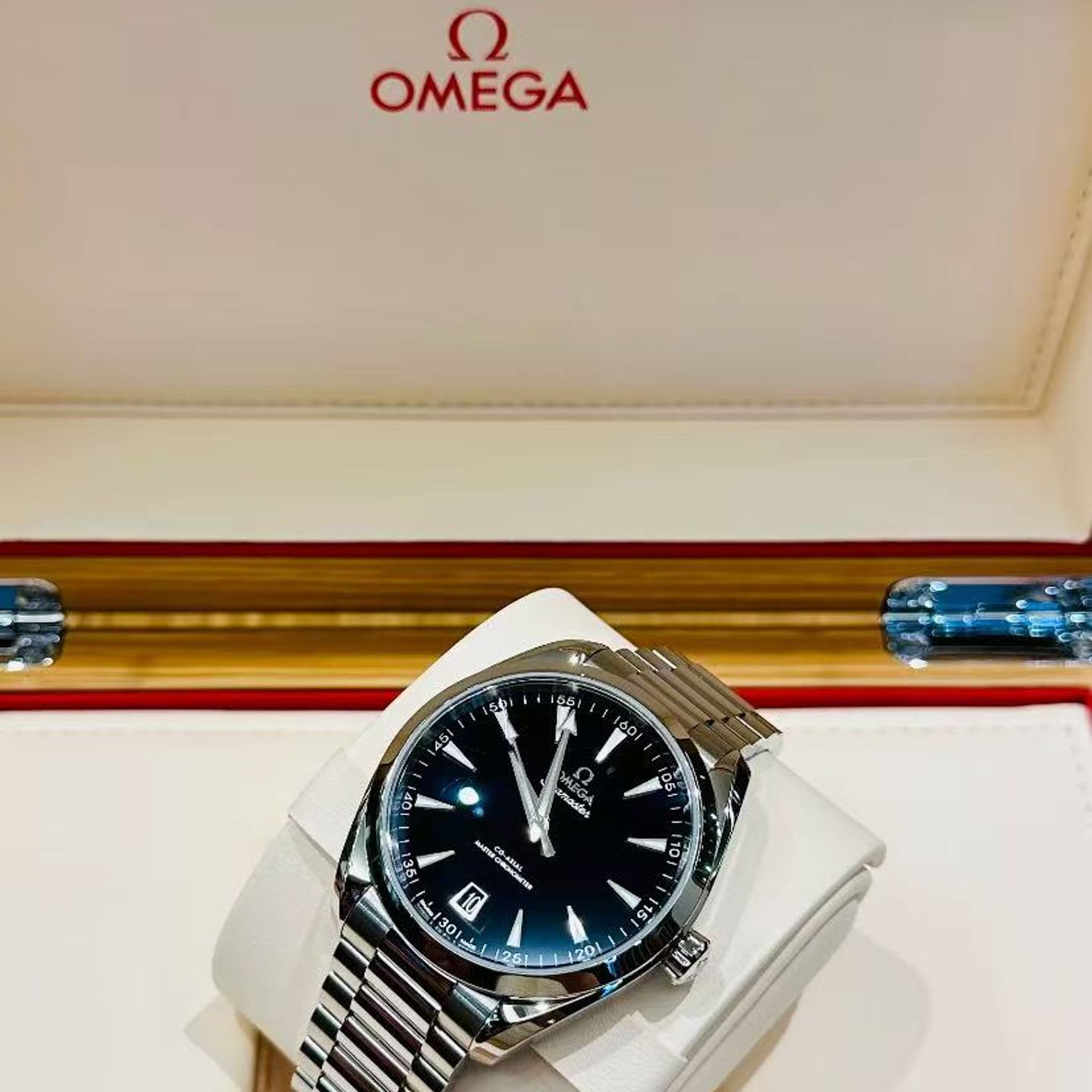 Omega Seamaster Aqua Terra 220.10.41.21.01.002 (2025) - Black dial 41 mm Steel case (1/4)