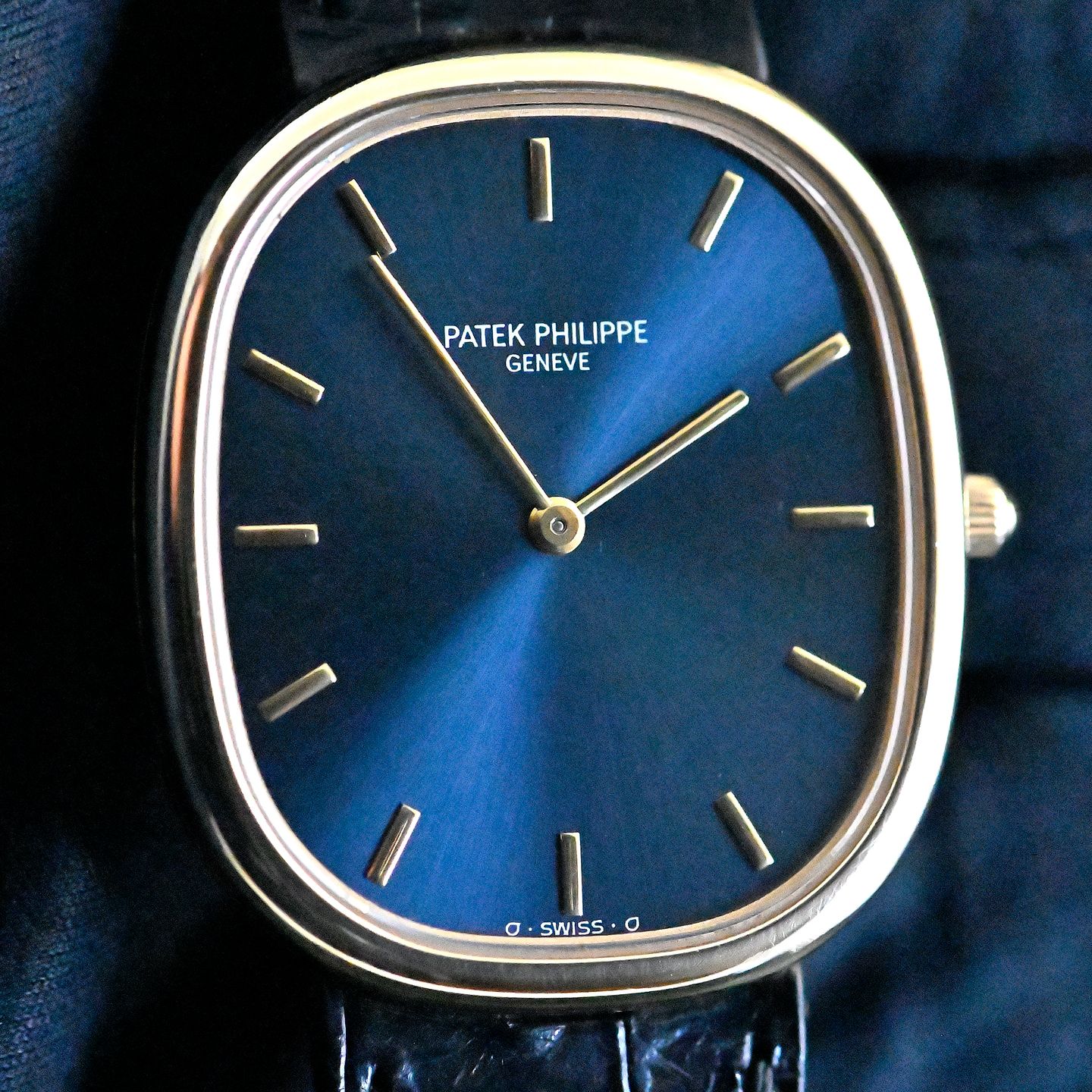 Patek Philippe Golden Ellipse 3738 - (2/8)