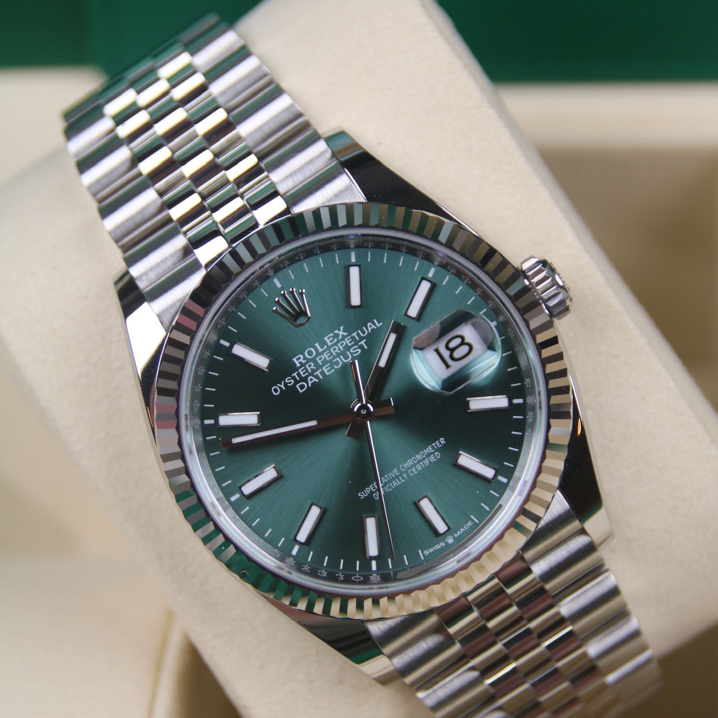 Rolex Datejust 36 126234 (2024) - Groen wijzerplaat 36mm Staal (2/6)