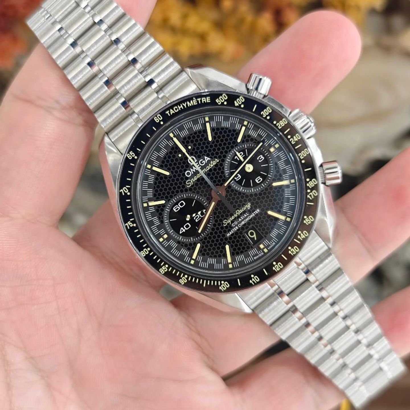 Omega Speedmaster 329.30.44.51.01.003 (2025) - Black dial 44 mm Steel case (6/6)