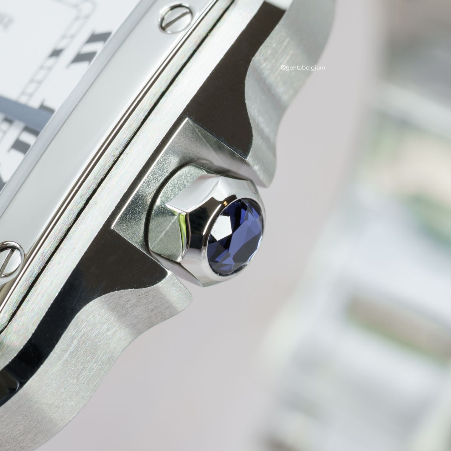 Cartier Santos IN STOCK Unworn 07/2025 STICKERED Medium “WHITE" - (7/8)