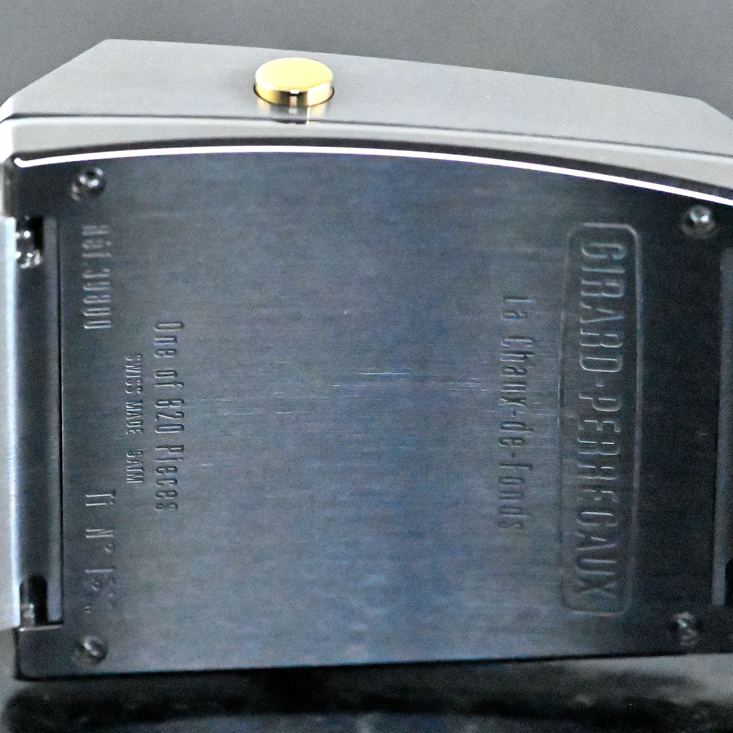 Girard-Perregaux Unknown 39800-21-3199-6CM (2025) - Black dial 42 mm Titanium case (5/8)