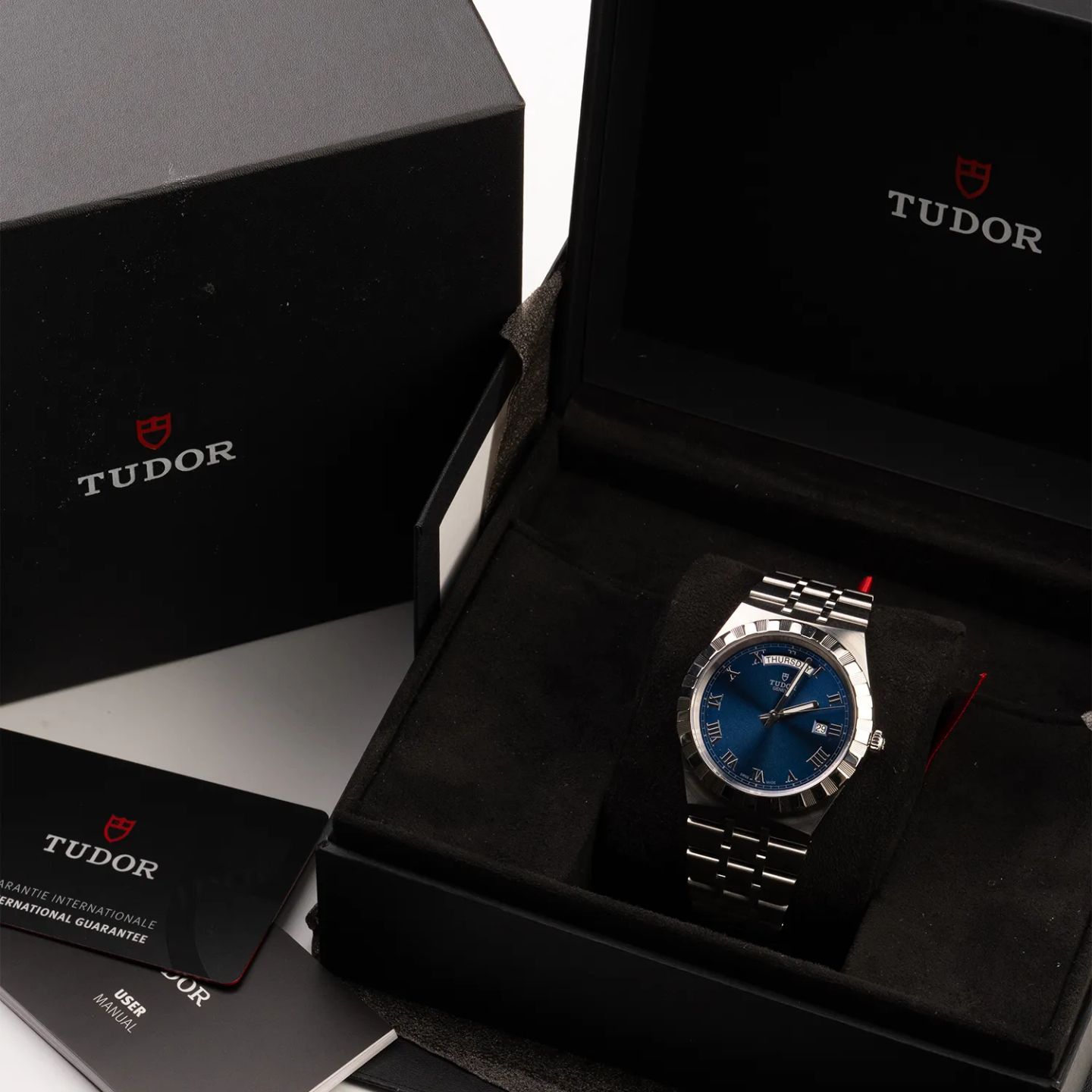 Tudor Royal 28600 (2024) - Blauw wijzerplaat 41mm Staal (3/8)