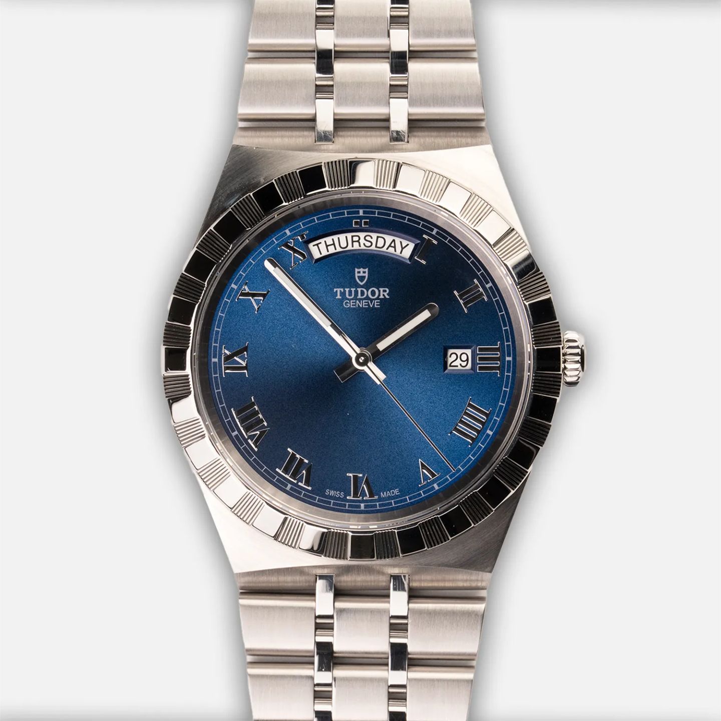 Tudor Royal 28600 (2024) - Blauw wijzerplaat 41mm Staal (1/8)