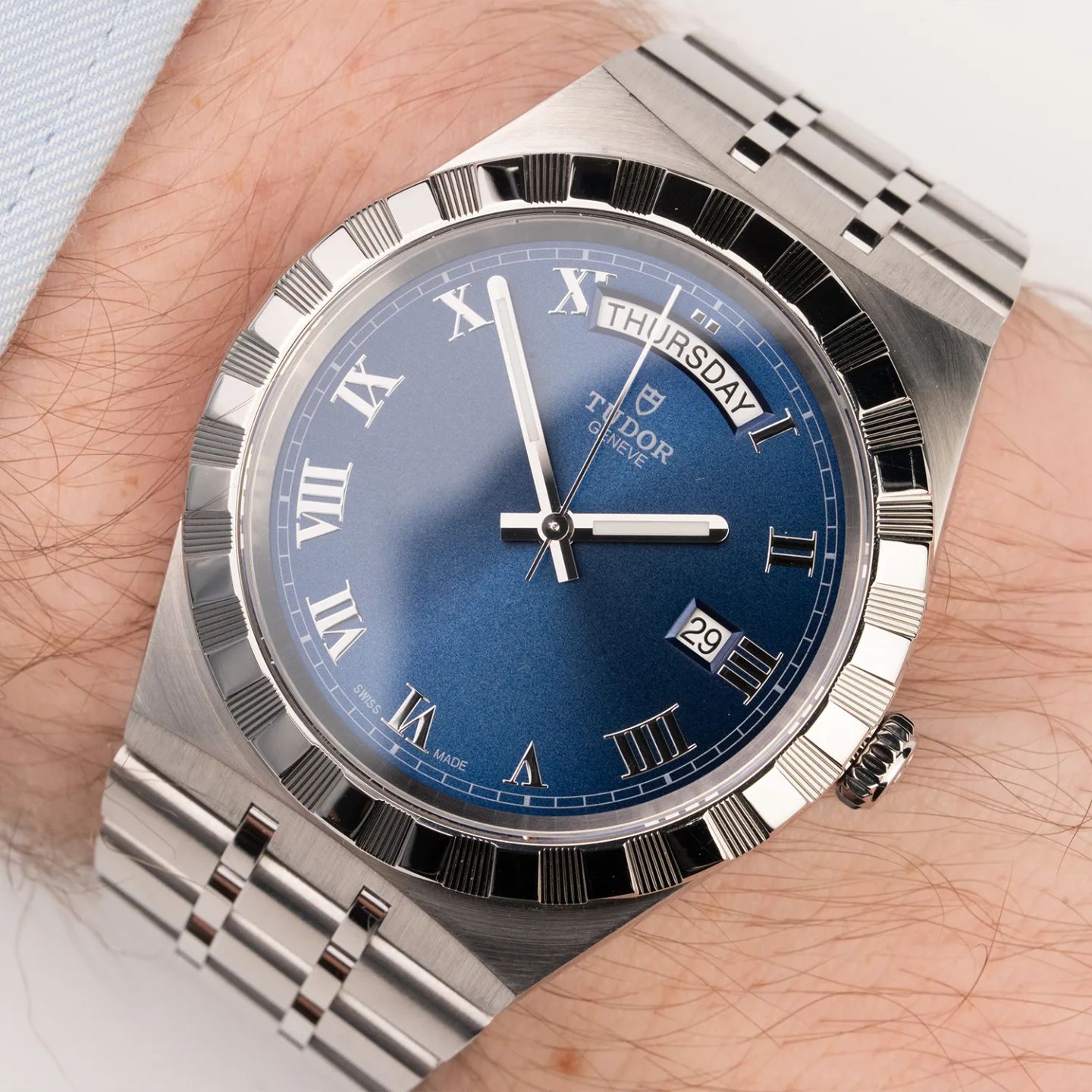 Tudor Royal 28600 (2024) - Blauw wijzerplaat 41mm Staal (2/8)