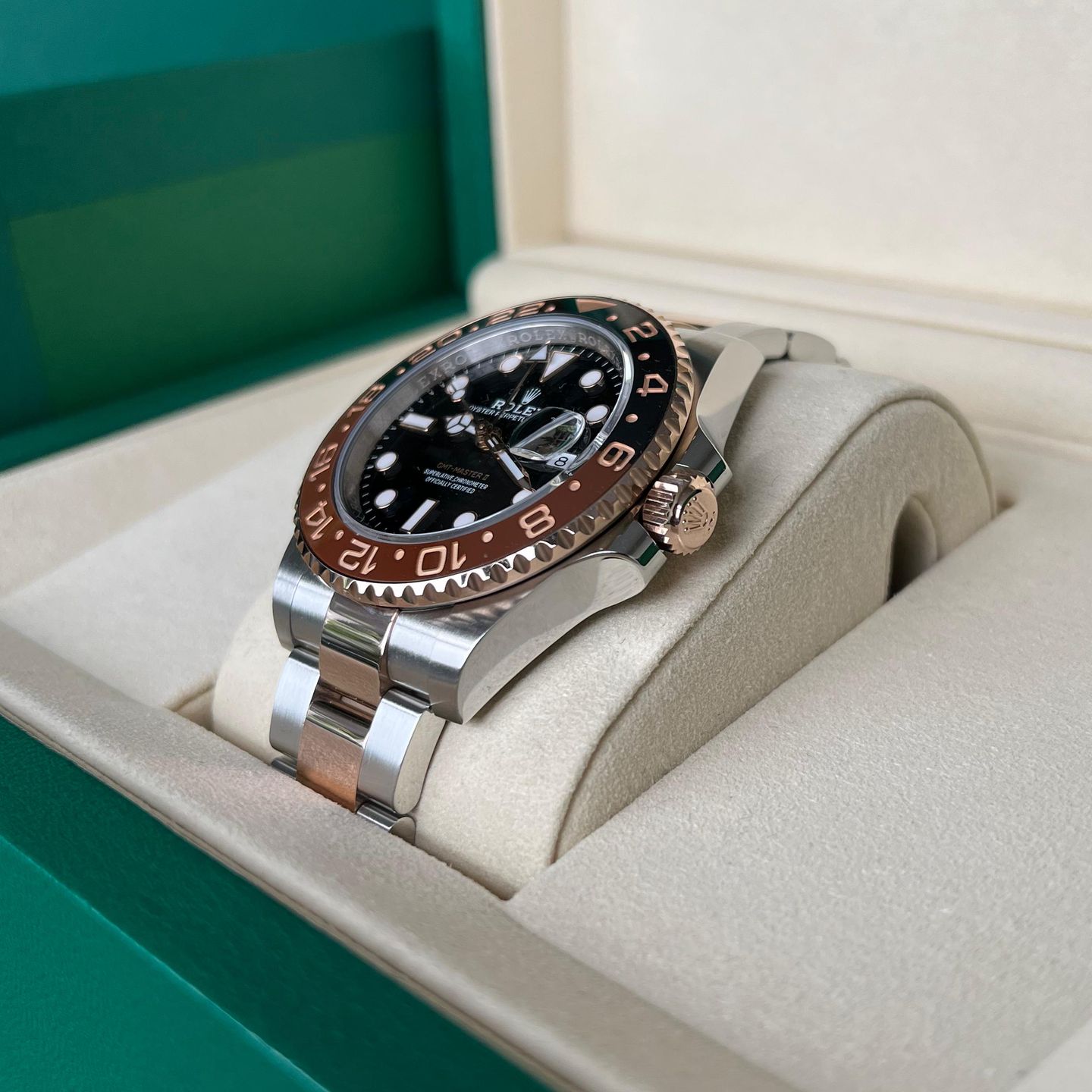 Rolex GMT-Master II 126711CHNR (2025) - Black dial 40 mm Gold/Steel case (5/8)