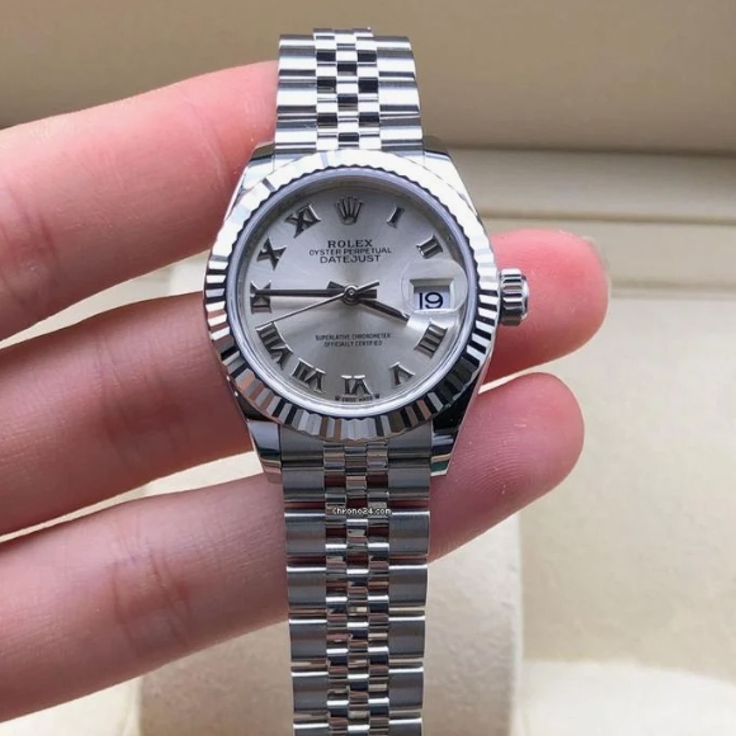 Rolex Lady-Datejust 279174 (2025) - Zilver wijzerplaat 28mm Staal (1/5)