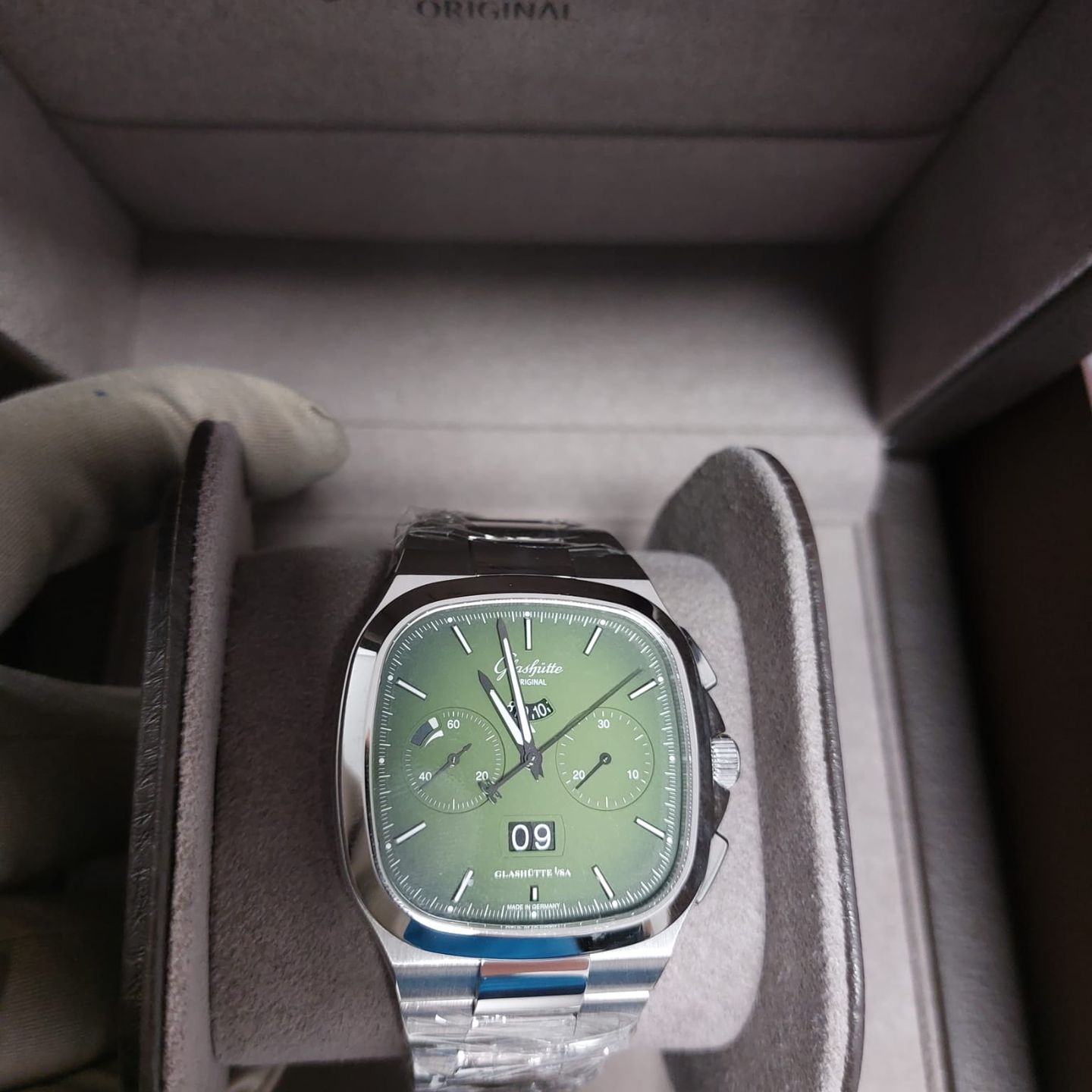 Glashütte Original Seventies Chronograph Panorama Date 1-37-02-09-02-70 - (3/8)