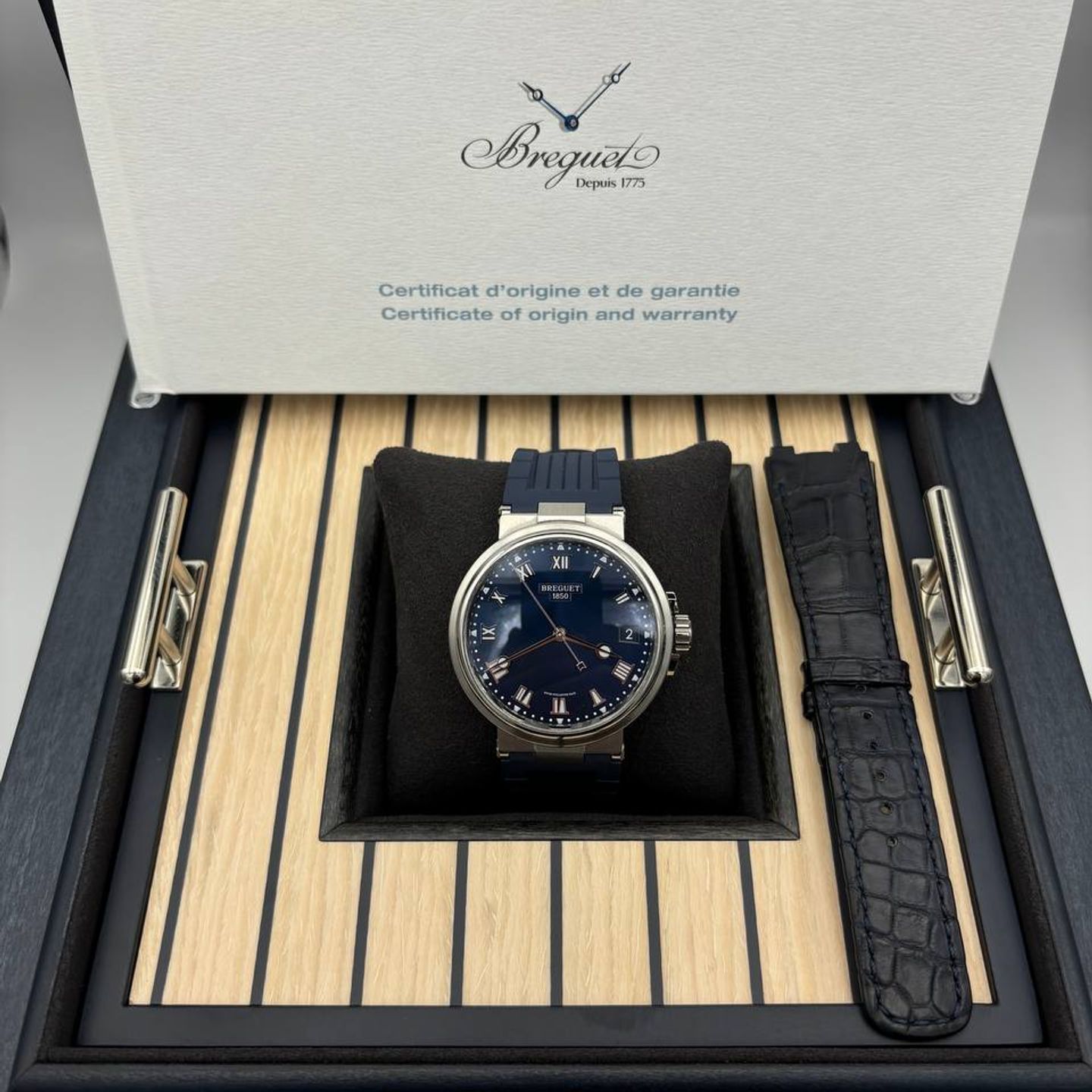 Breguet Marine 5517TI/Y1/5ZU (2022) - Blue dial 40 mm Titanium case (2/5)