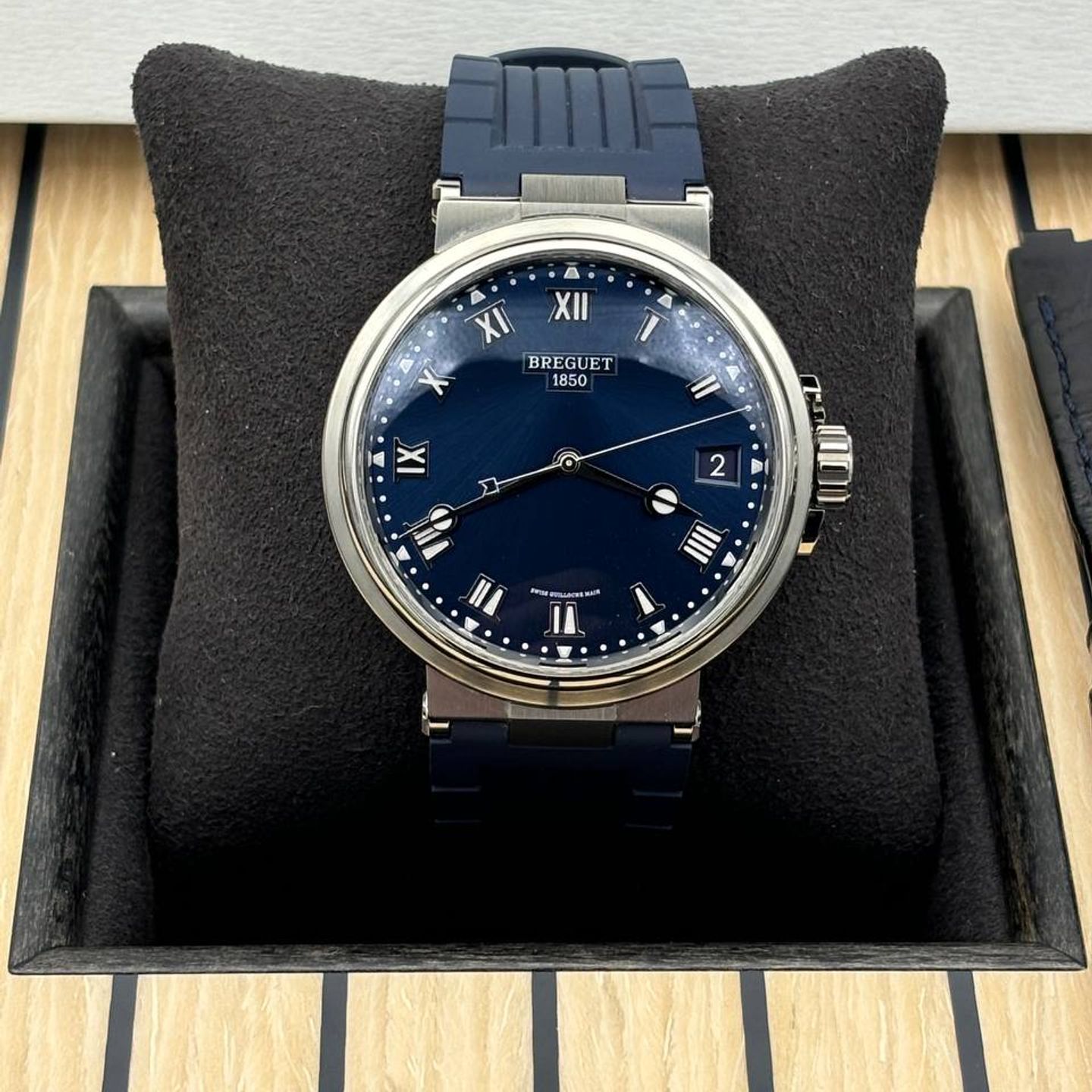 Breguet Marine 5517TI/Y1/5ZU (2022) - Blue dial 40 mm Titanium case (1/5)