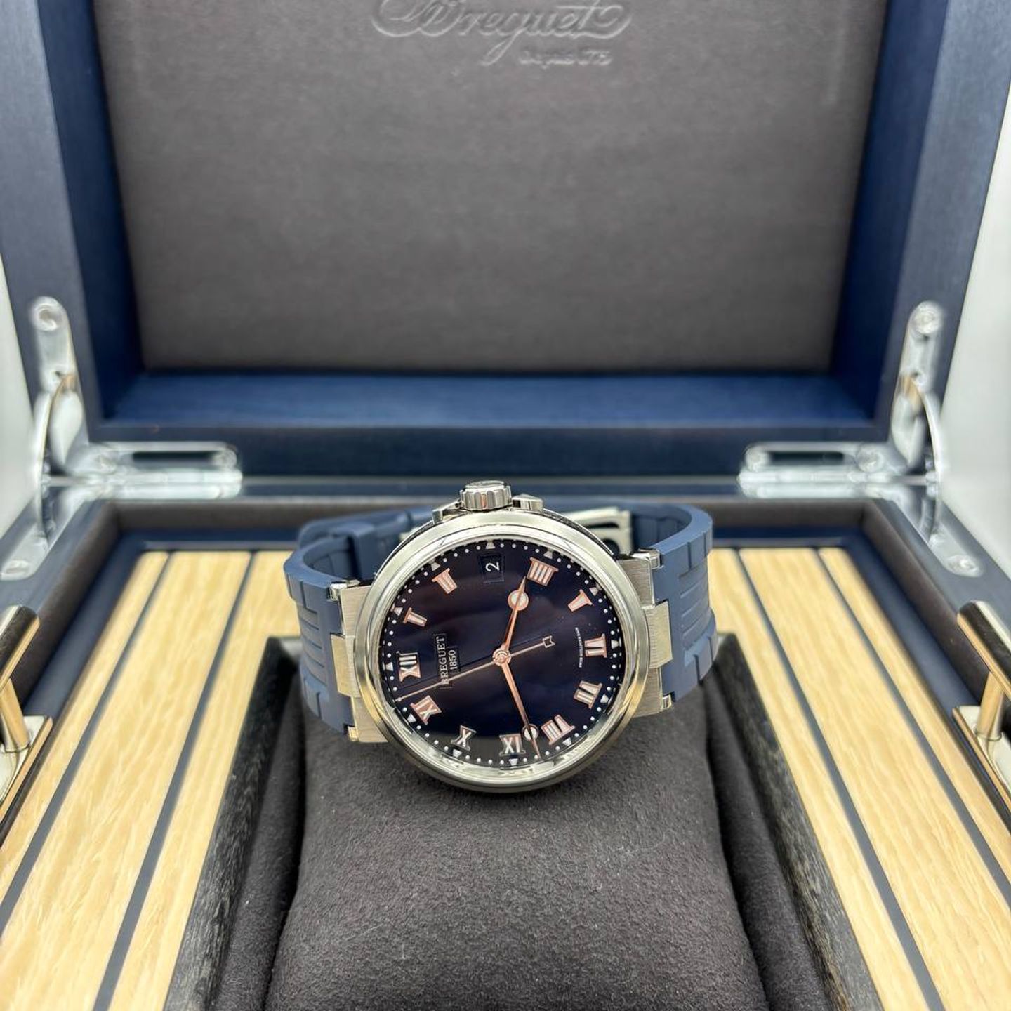 Breguet Marine 5517TI/Y1/5ZU (2022) - Blue dial 40 mm Titanium case (3/5)
