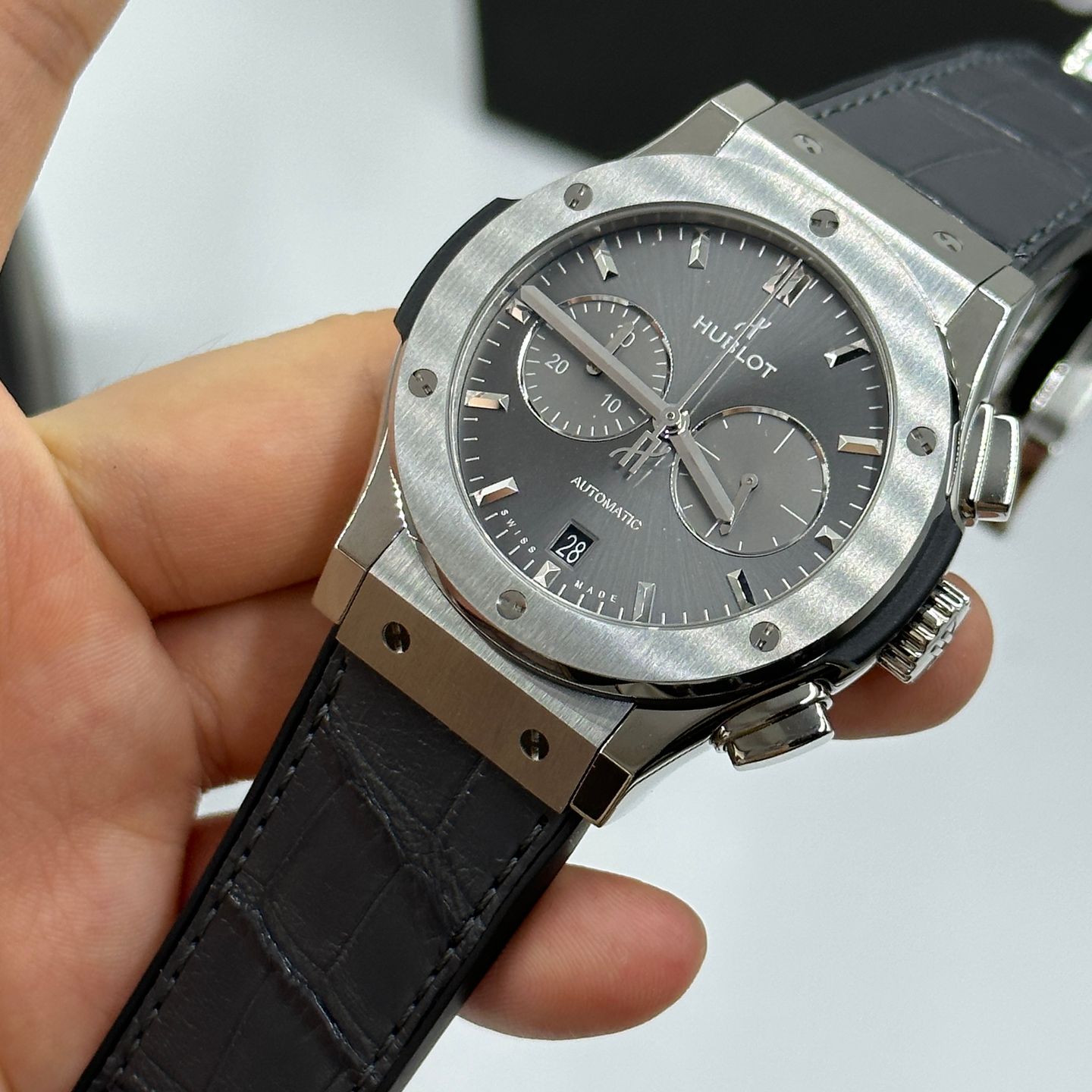 Hublot Classic Fusion Chronograph 541.NX.7070.LR (2024) - Grey dial 42 mm Titanium case (8/8)