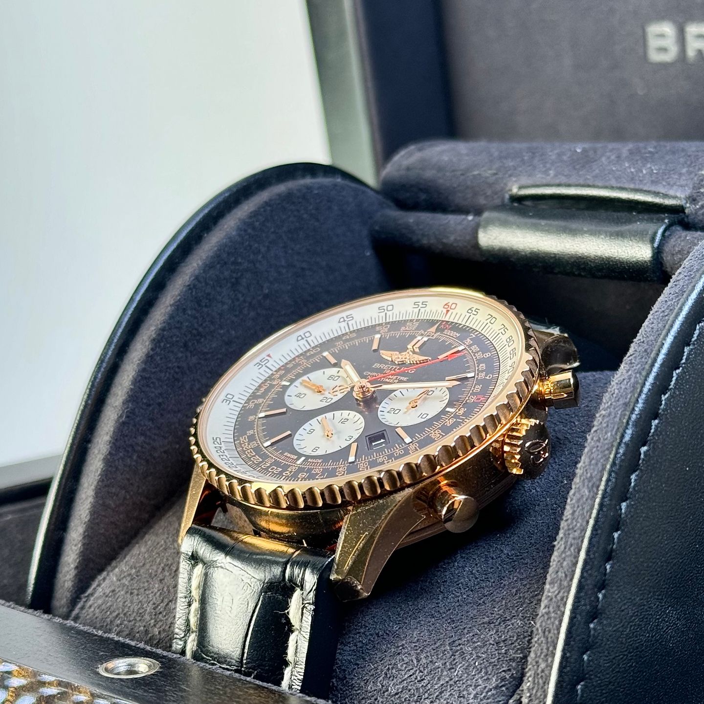 Breitling Navitimer 01 (46 MM) RB012721/BD10 (2024) - Black dial 46 mm Red Gold case (4/8)