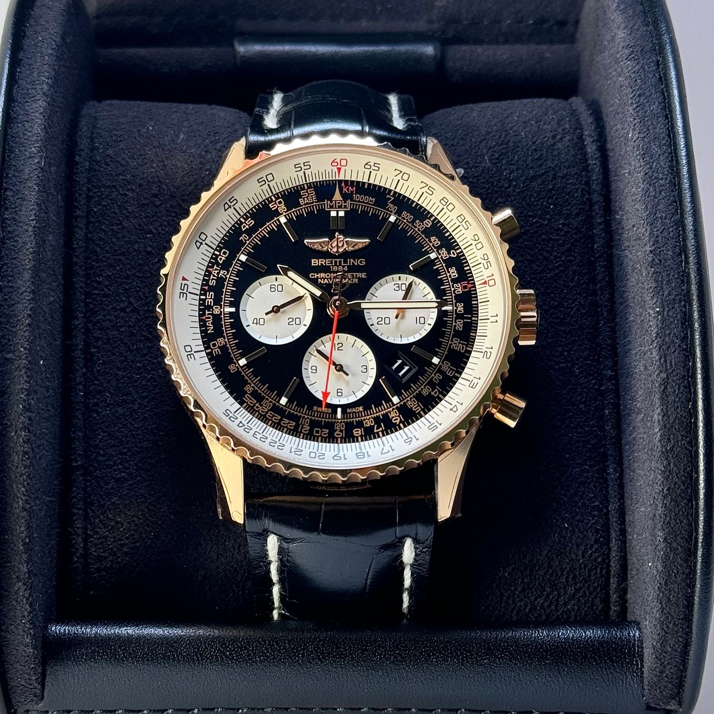 Breitling Navitimer 01 (46 MM) RB012721/BD10 (2024) - Black dial 46 mm Red Gold case (7/8)