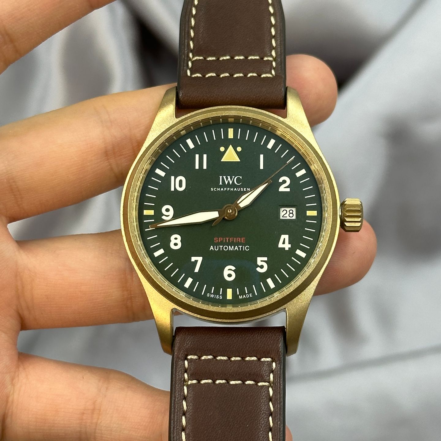 IWC Pilot IW326802 (2024) - Groen wijzerplaat 39mm Brons (4/7)