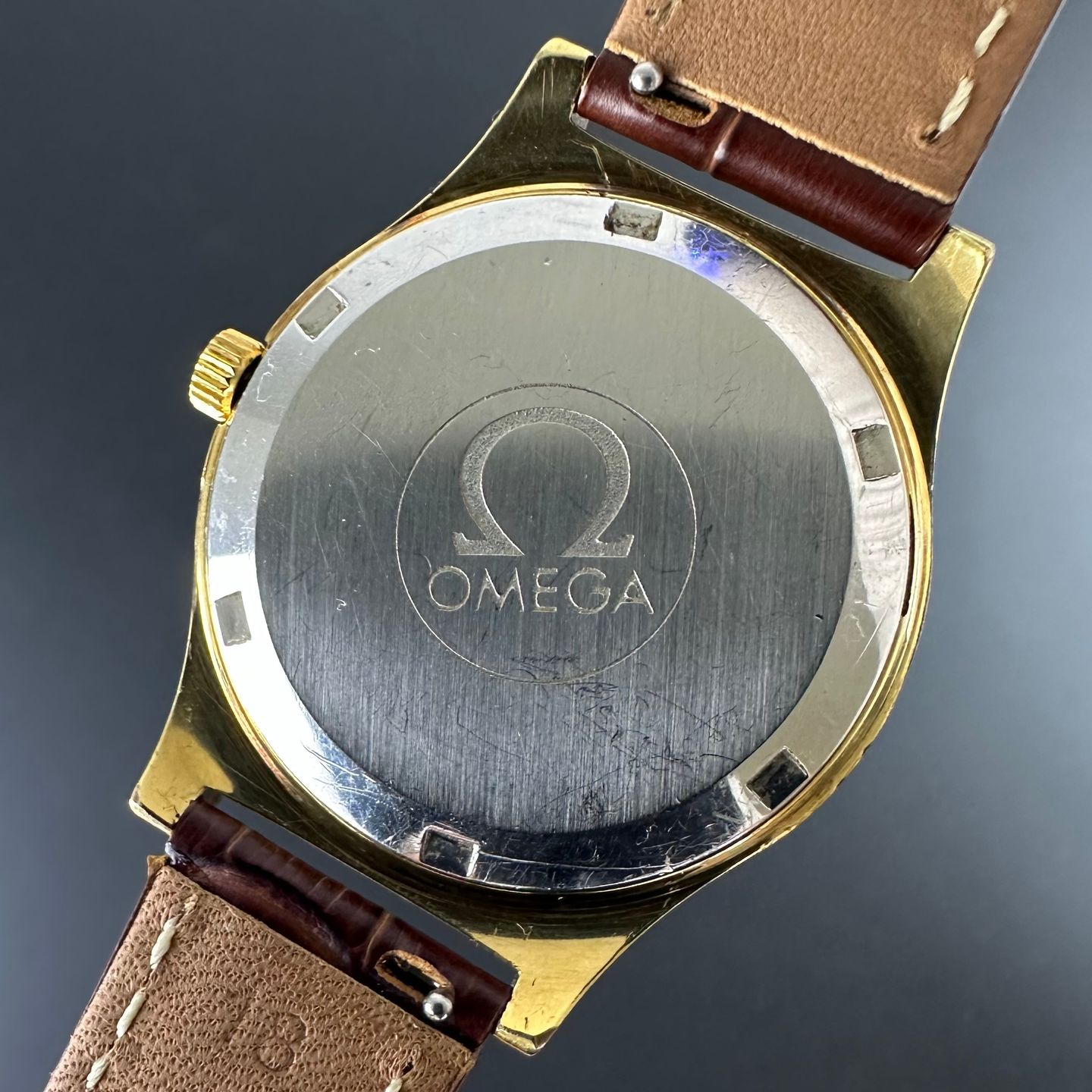 Omega Genève 166.0168 (1973) - Rood wijzerplaat 36mm Goud/Staal (3/8)