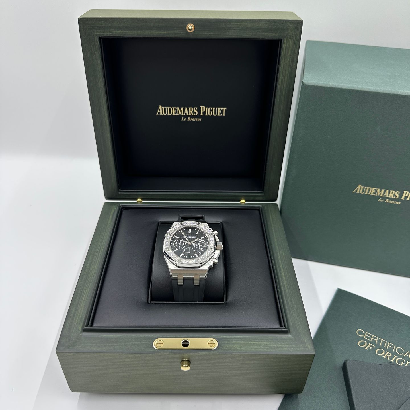 Audemars Piguet Royal Oak Offshore Lady 26231ST.ZZ.D002CA.01 (2023) - Black dial 37 mm Steel case (3/8)