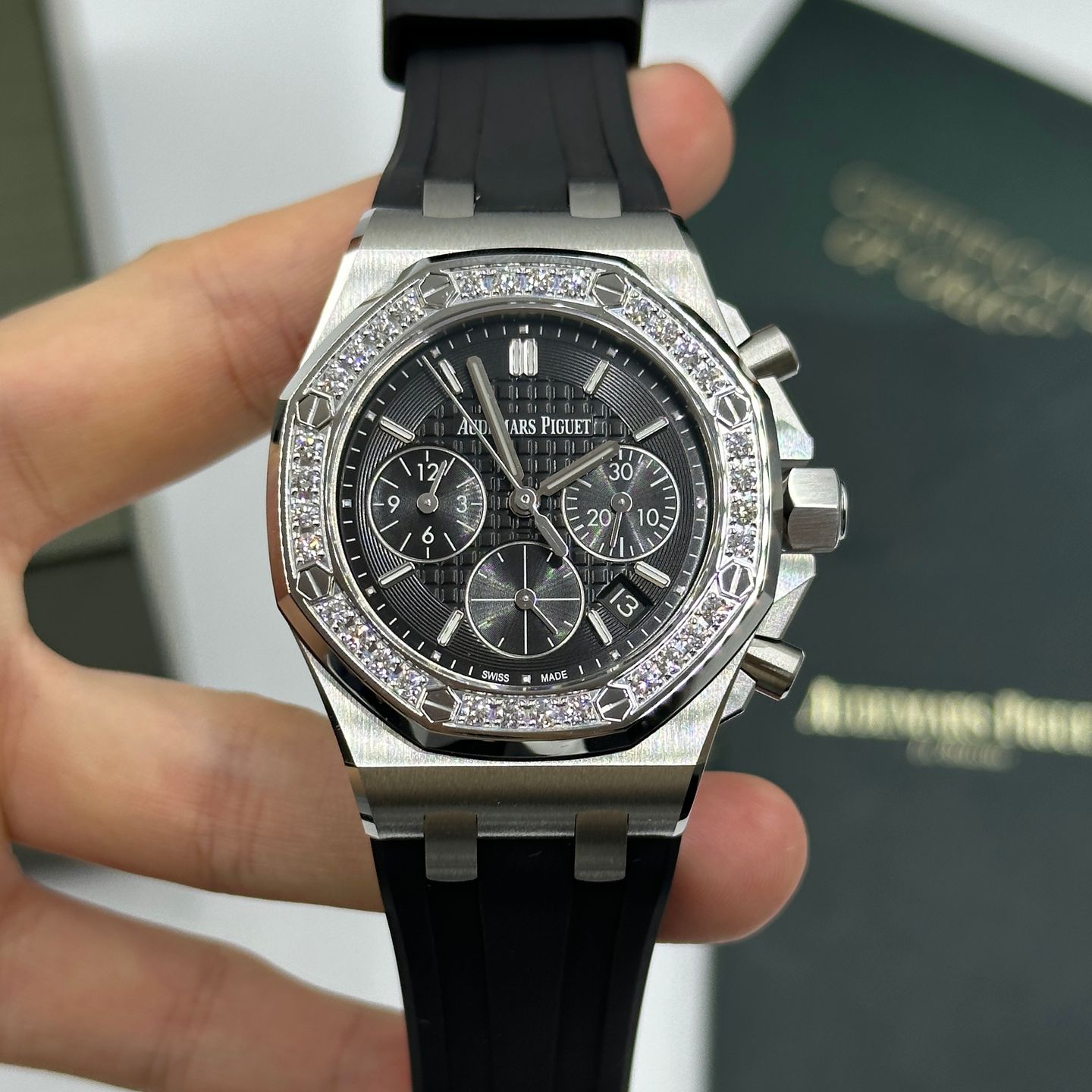 Audemars Piguet Royal Oak Offshore Lady 26231ST.ZZ.D002CA.01 (2023) - Black dial 37 mm Steel case (7/8)