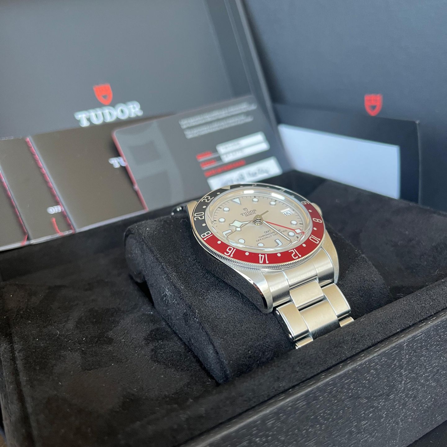 Tudor Black Bay GMT 79830RB (2025) - Zwart wijzerplaat 41mm Staal (2/5)