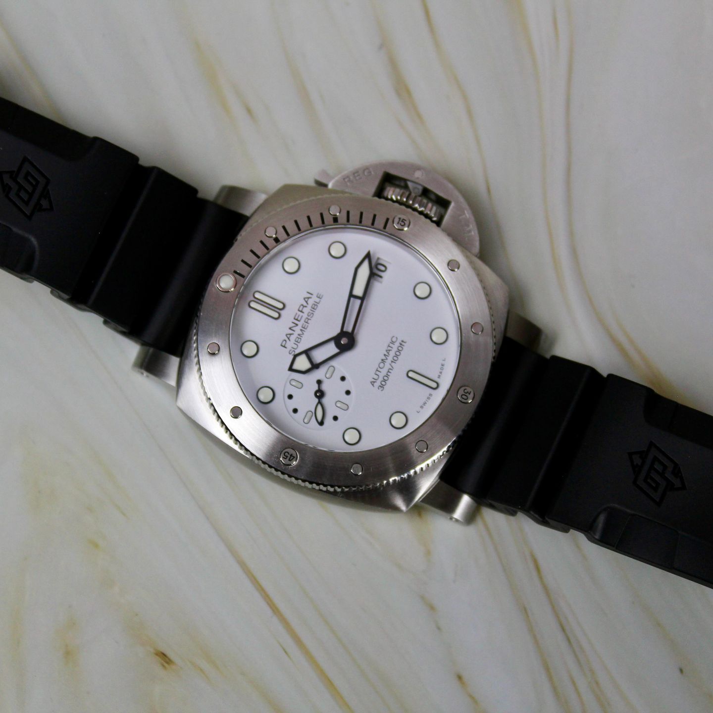 Panerai Luminor Submersible PAM02223 - (1/7)