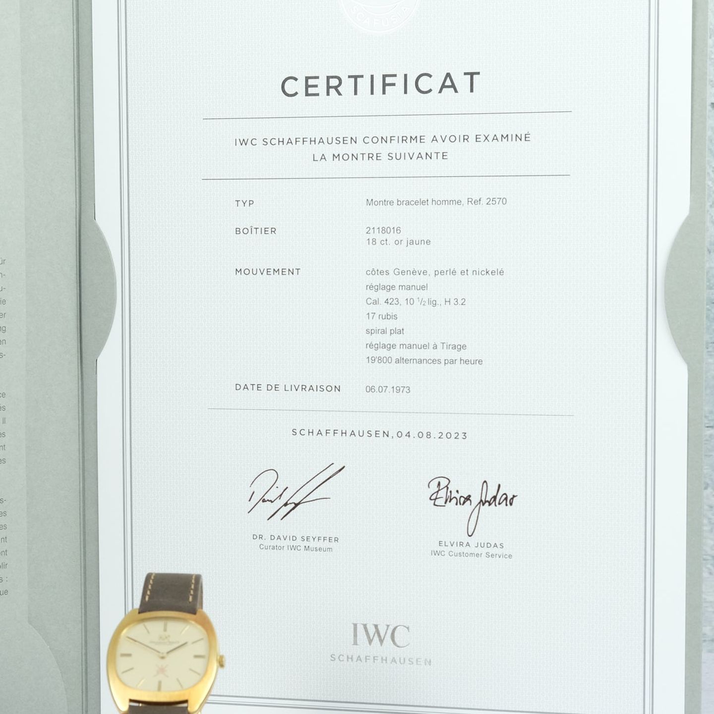 IWC Vintage 2570 (1973) - Silver dial 36 mm Yellow Gold case (1/5)