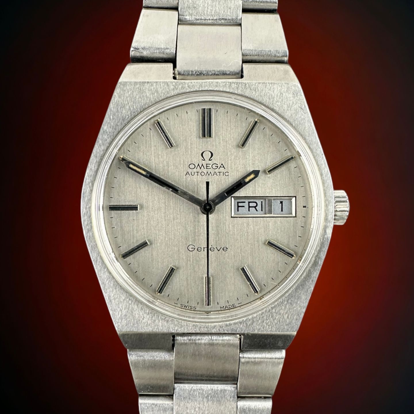 Omega Genève 166.0125 (1972) - Grey dial 35 mm Steel case (1/8)