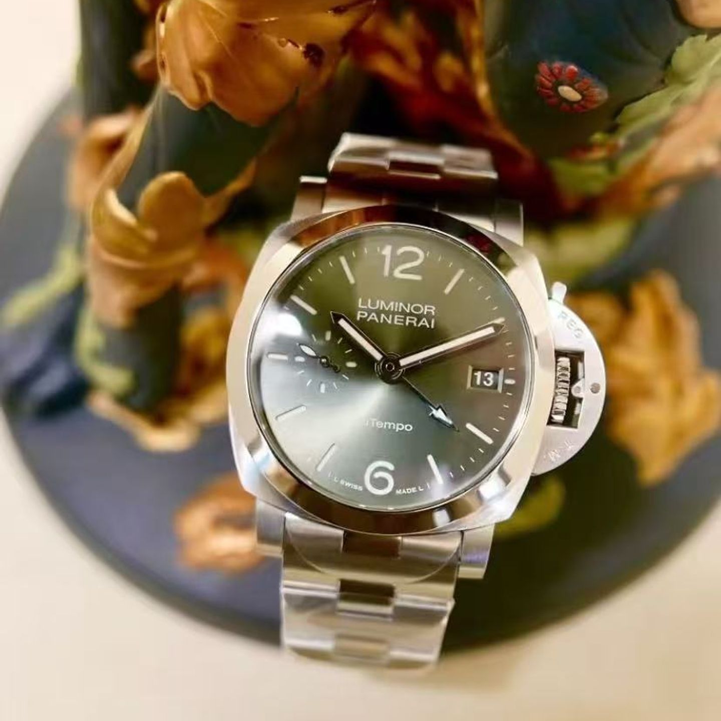 Panerai Luminor PAM01640 (2025) - Green dial 40 mm Steel case (2/6)