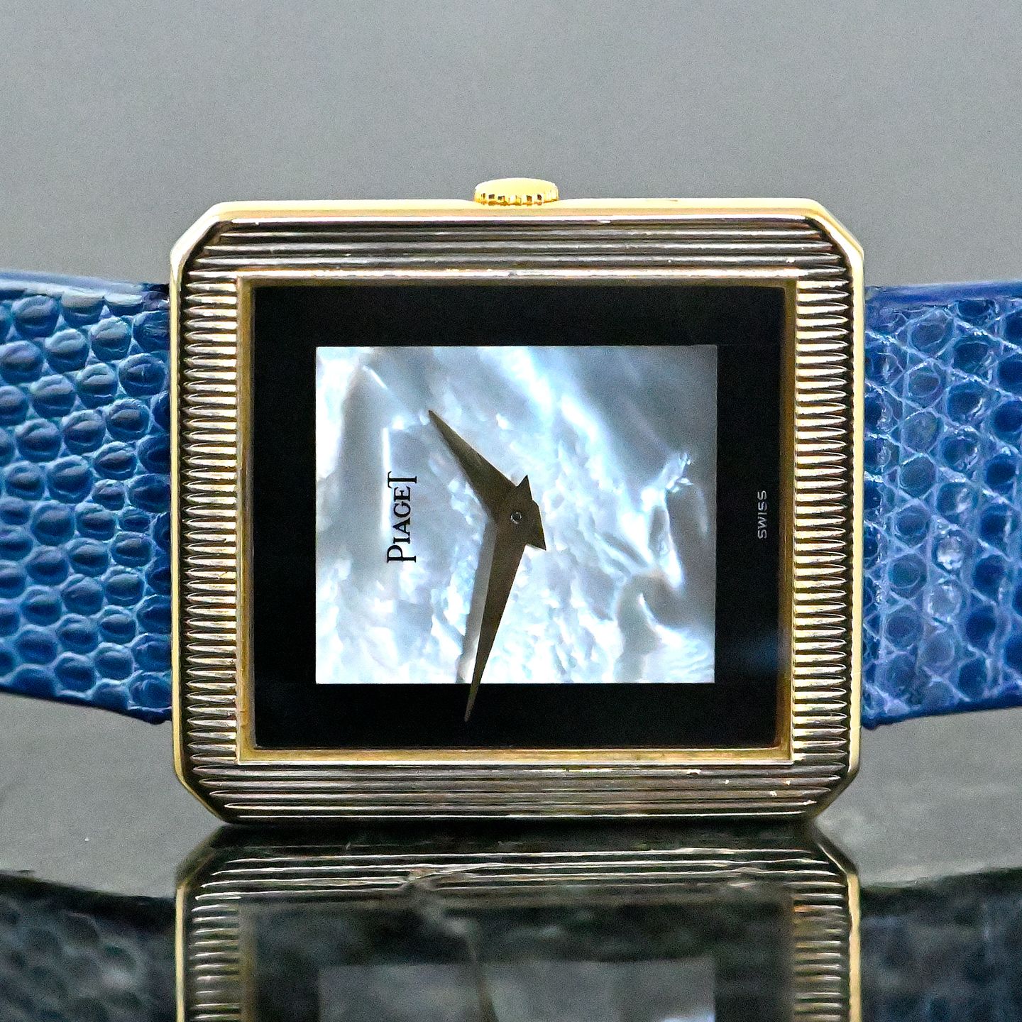 Piaget Protocole 9154 (1977) - Pearl dial 27 mm Yellow Gold case (2/8)