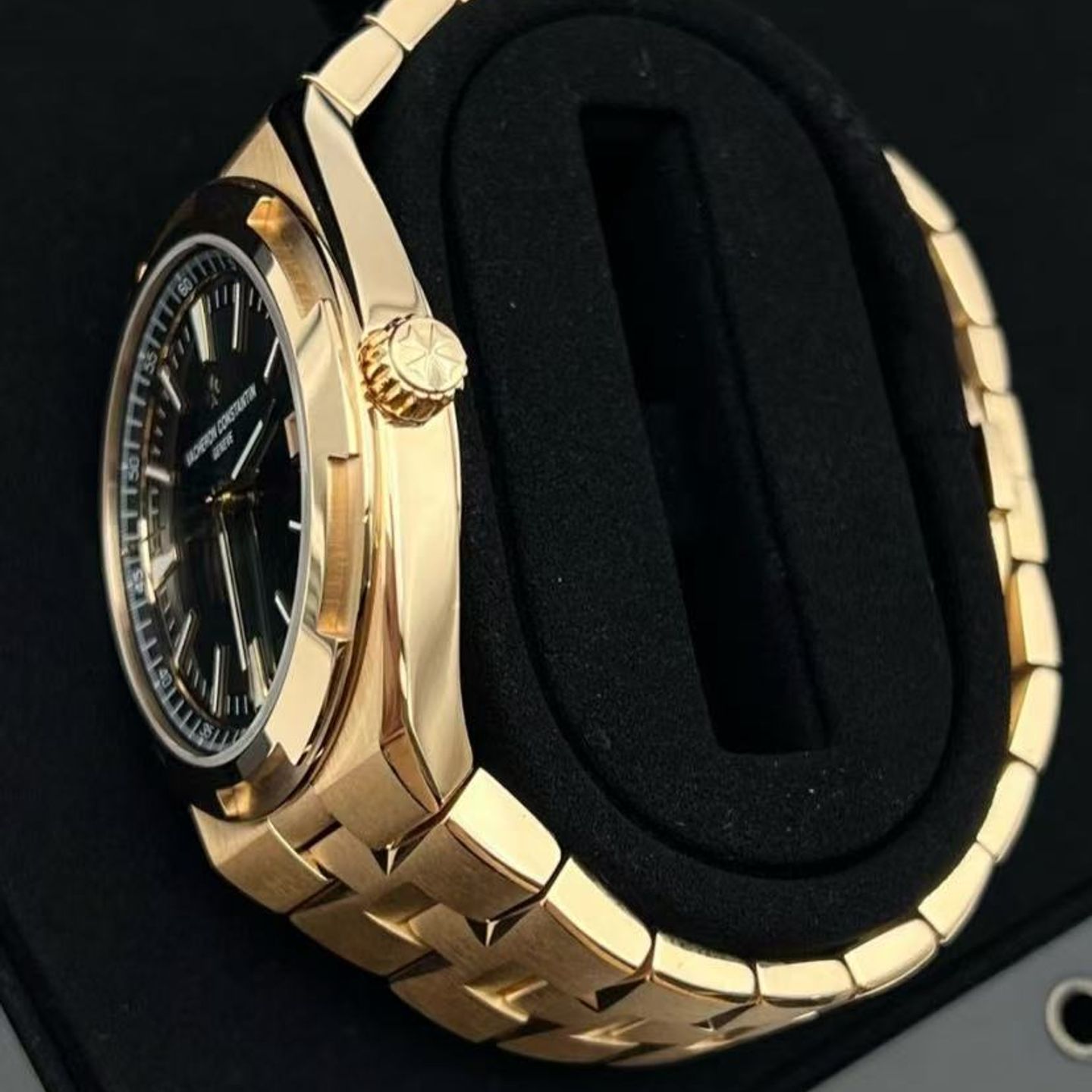 Vacheron Constantin Overseas 4520V/210R-B967 (2025) - Green dial 41 mm Rose Gold case (4/5)