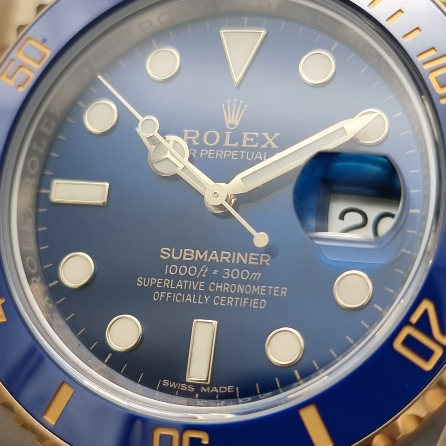 Rolex Submariner Date 116613LB (2020) - Blue dial 40 mm Gold/Steel case (2/7)