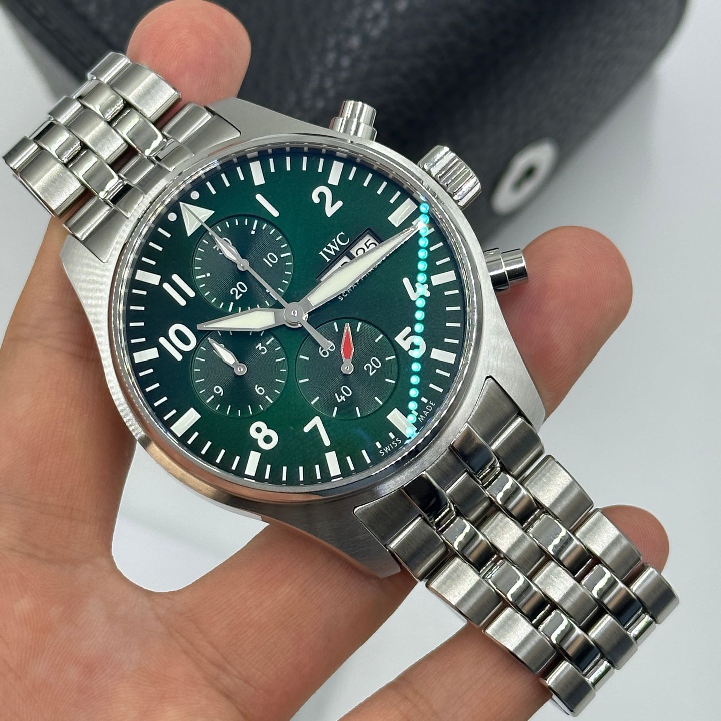 IWC Pilot Chronograph IW378006 (2023) - Green dial 43 mm Steel case (7/8)