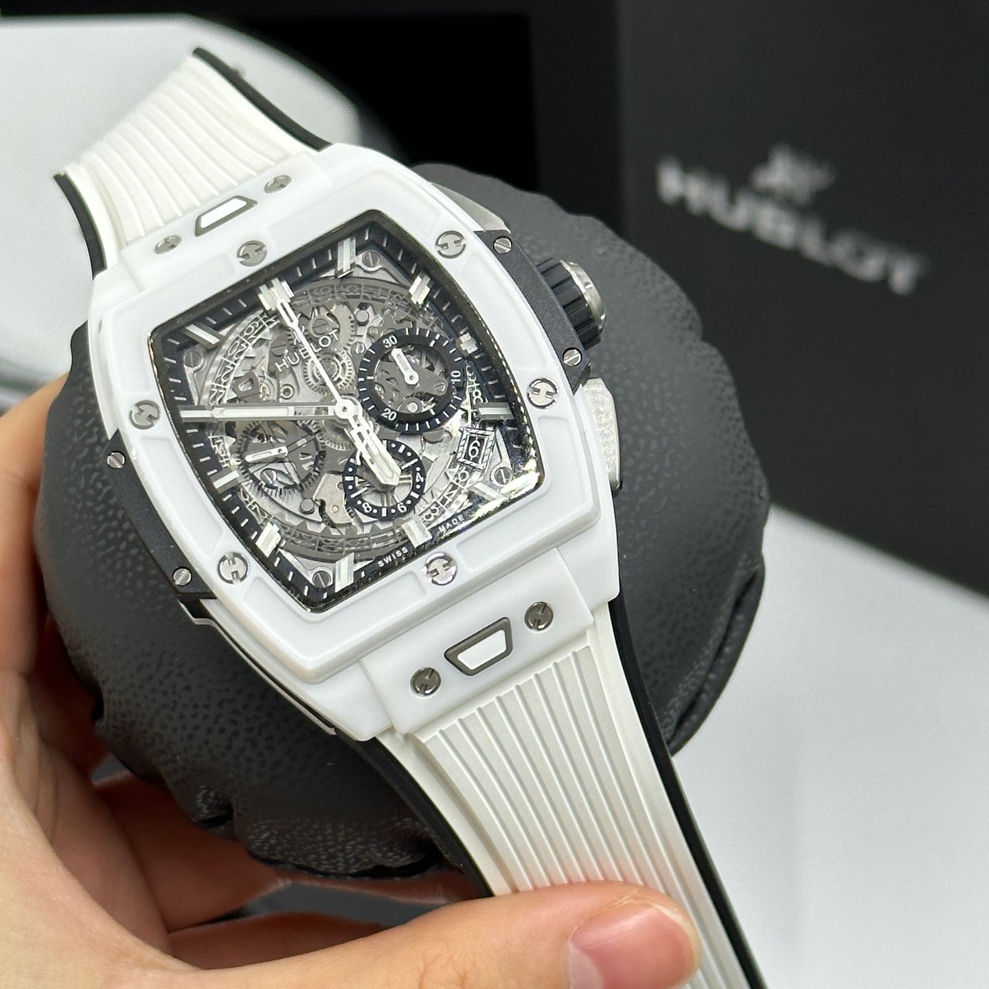 Hublot Spirit of Big Bang 642.HX.0170.RX (2024) - Transparent dial 42 mm Ceramic case (4/8)