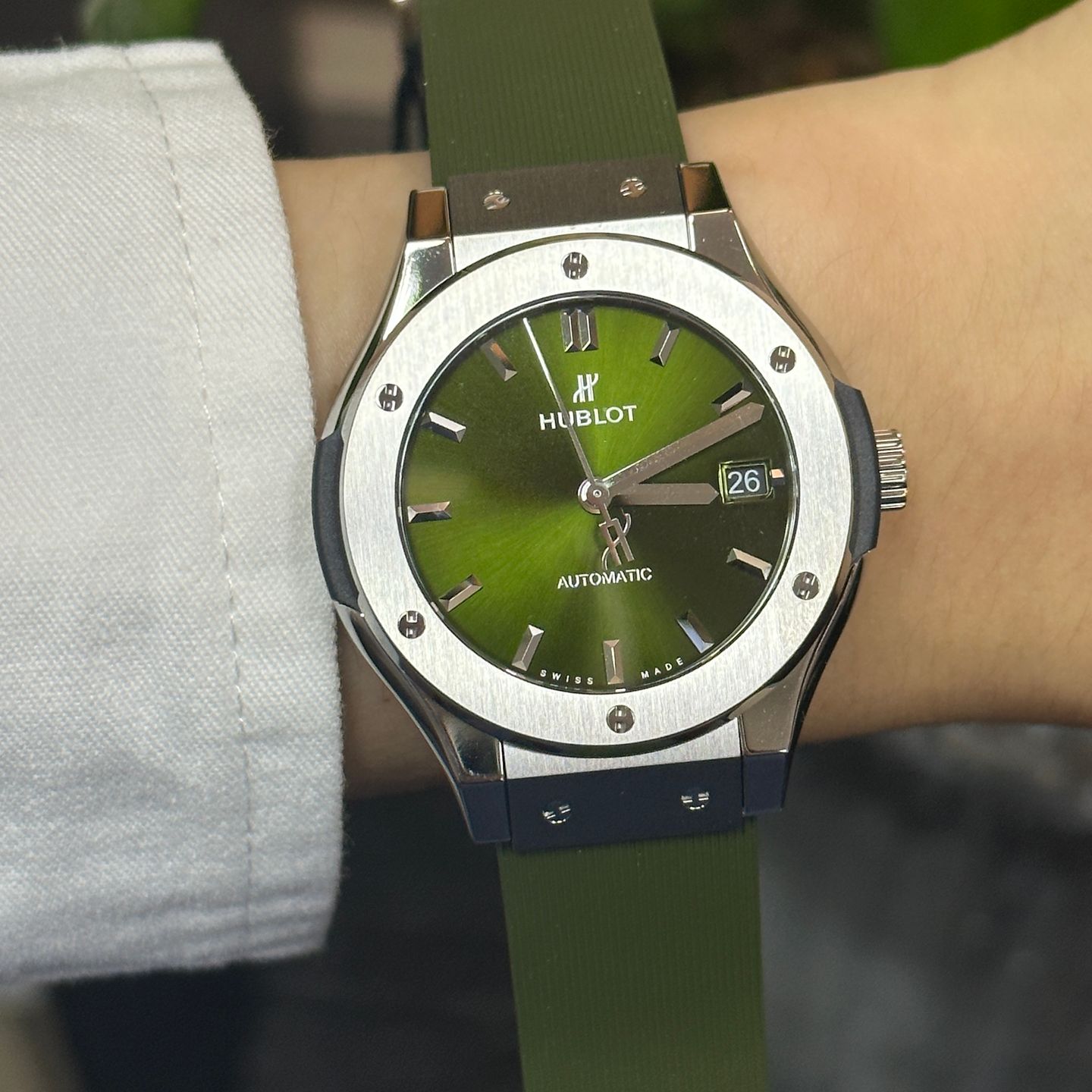 Hublot Classic Fusion 565.NX.8970.RX (2023) - Groen wijzerplaat 38mm Titanium (1/5)