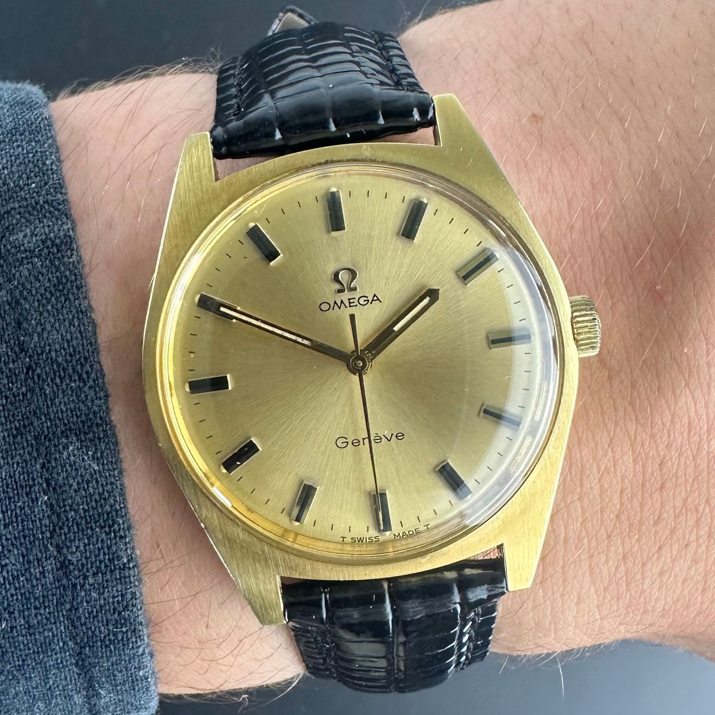 Omega Genève 135.041 (1970) - Gold dial 41 mm Steel case (2/8)
