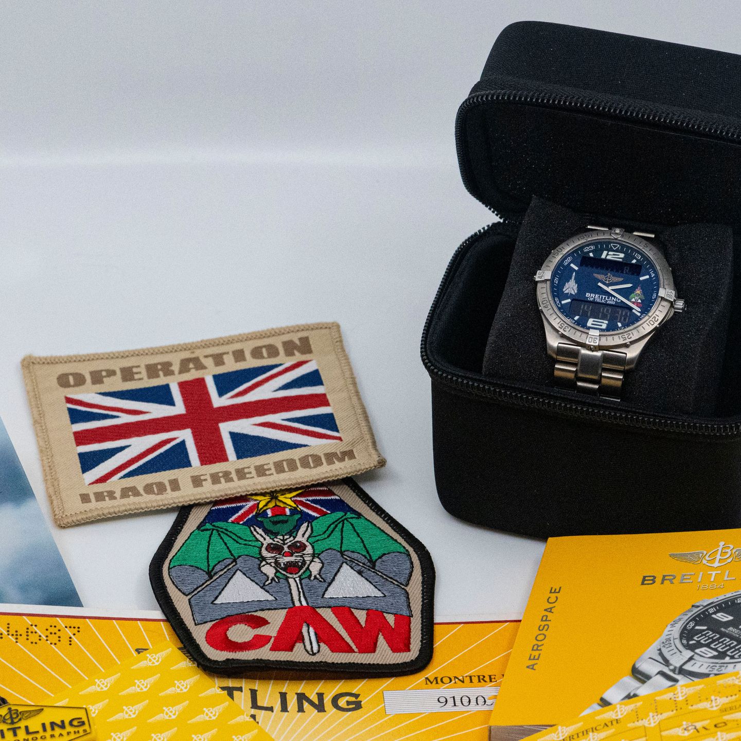 Breitling Aerospace E75362 (2006) - Blue dial 40 mm Titanium case (8/8)