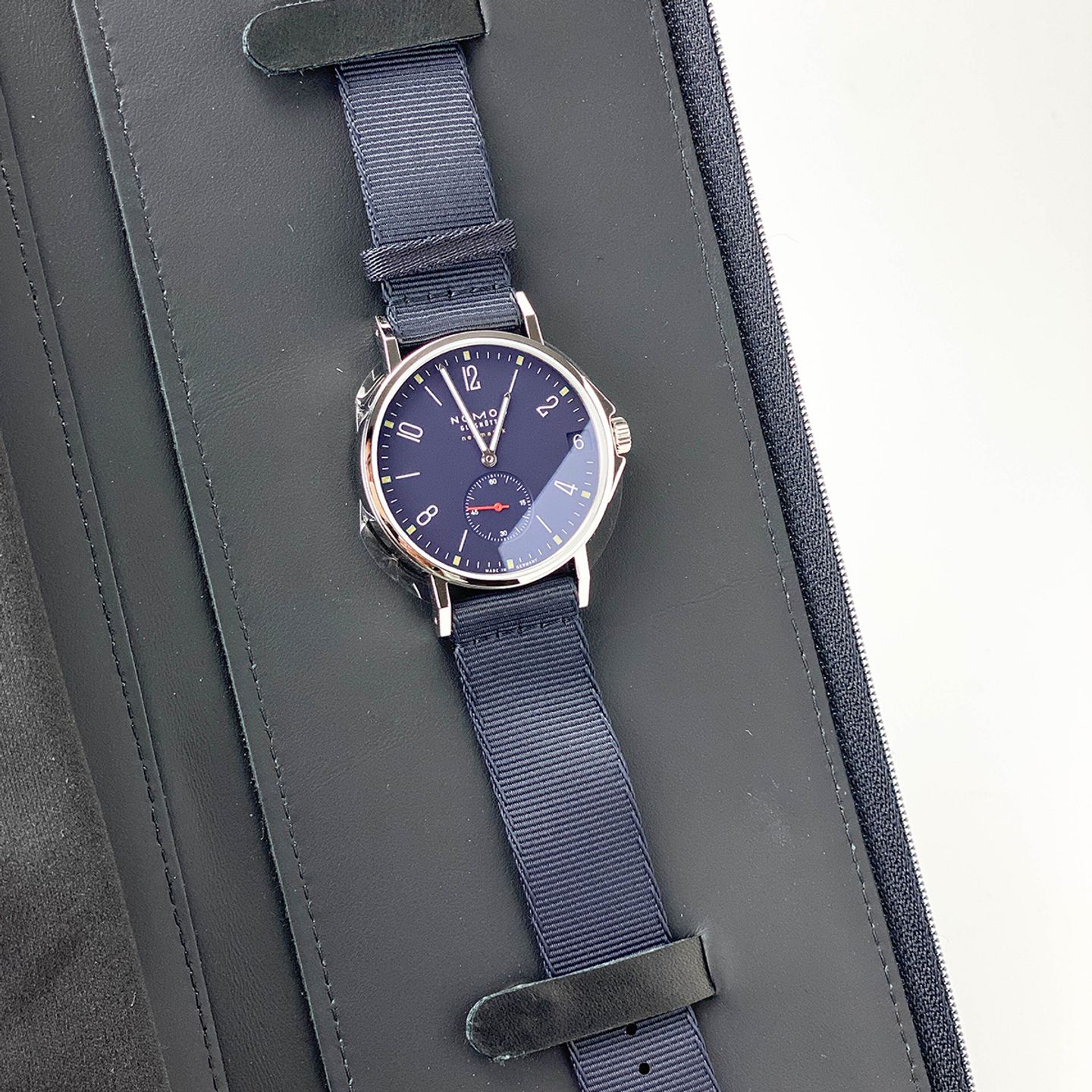 NOMOS Ahoi 528 - (2/6)