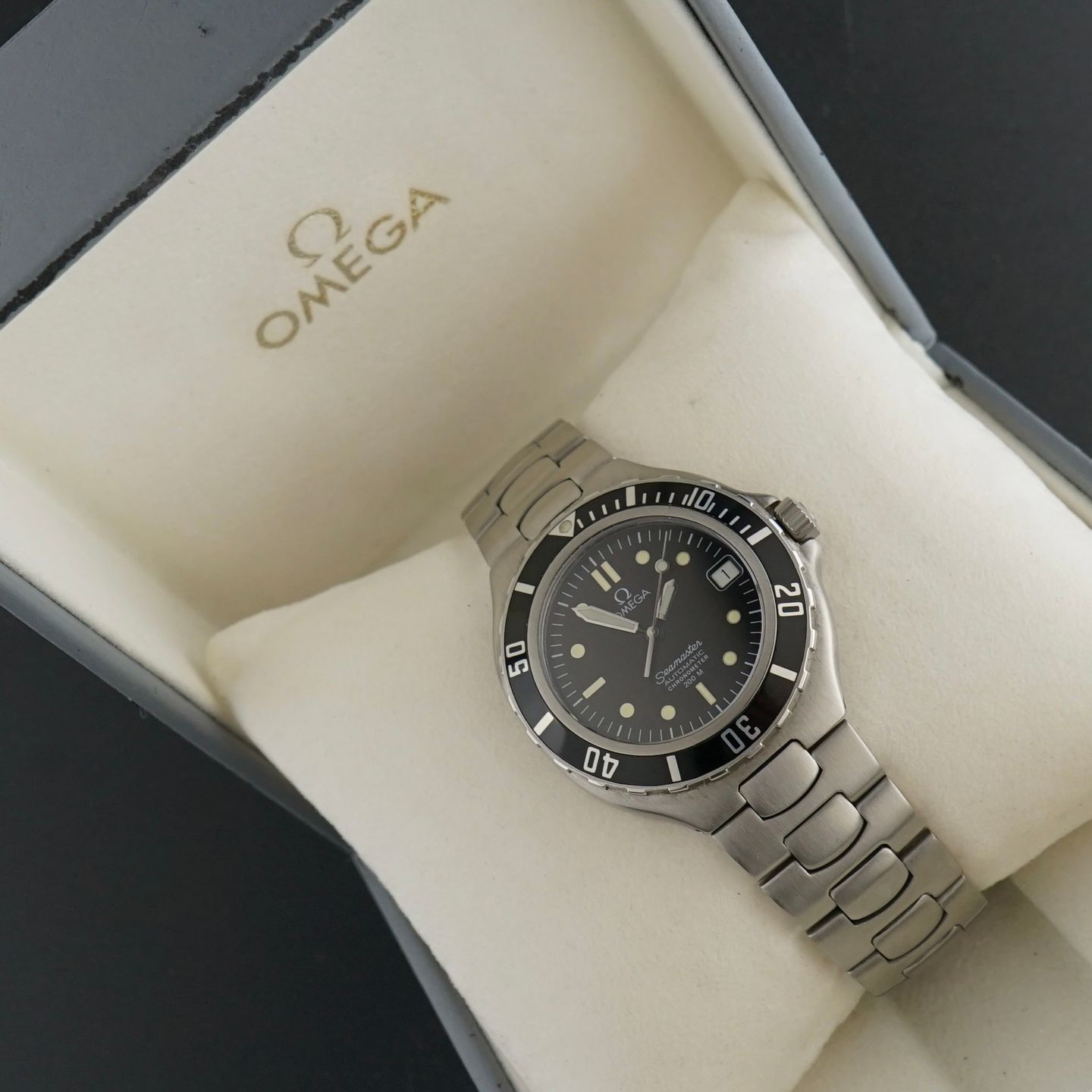 Omega Seamaster 368.1062 (1985) - Black dial 36 mm Steel case (3/8)