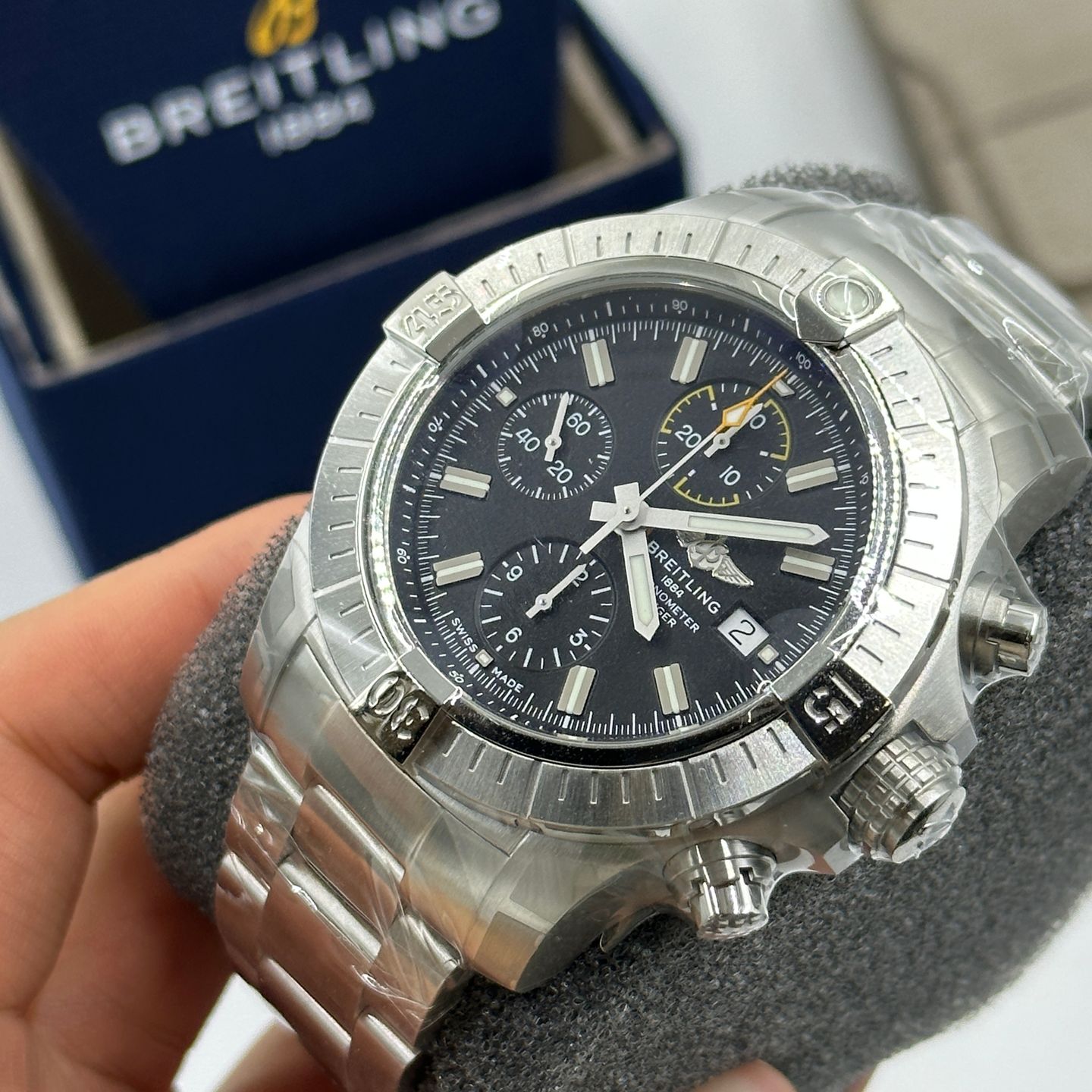 Breitling Avenger A13317101B1A1 (2023) - Zwart wijzerplaat 45mm Staal (3/8)