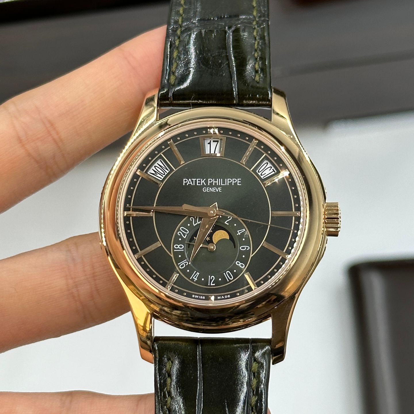 Patek Philippe Annual Calendar 5205R-011 (2023) - Groen wijzerplaat 40mm Roségoud (7/8)